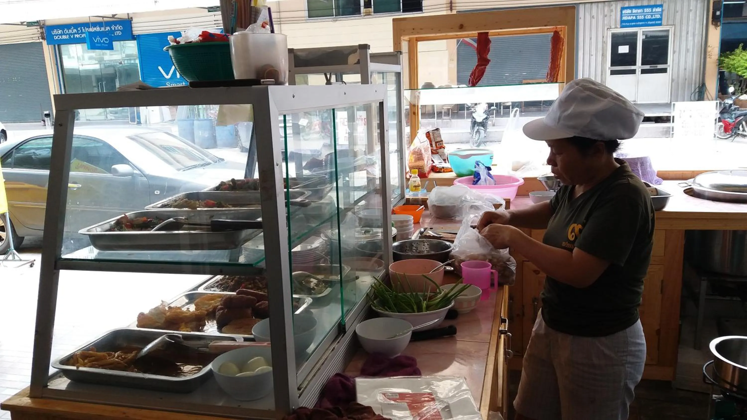 Communal kitchen in Natcha Place Rangsit Donmuang