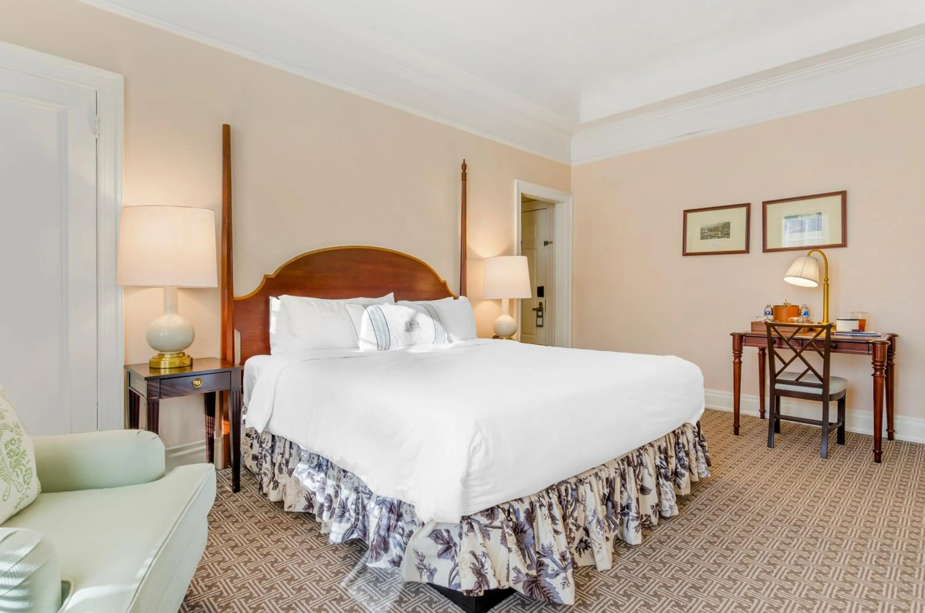 Bedroom, Bed in The Omni Homestead Resort & Spa