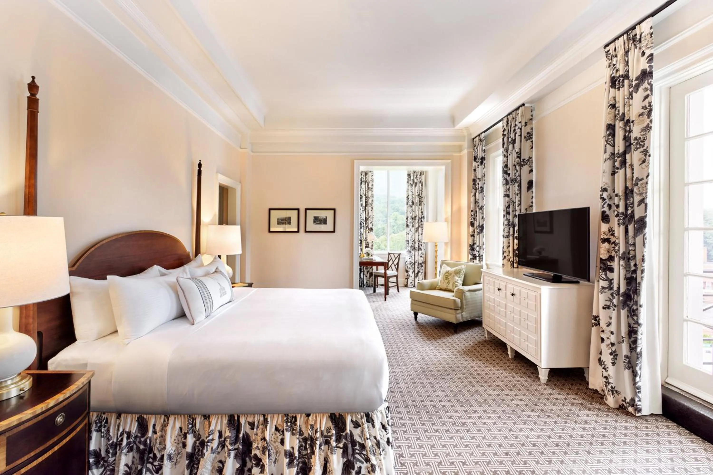 Bedroom, Bed in The Omni Homestead Resort & Spa