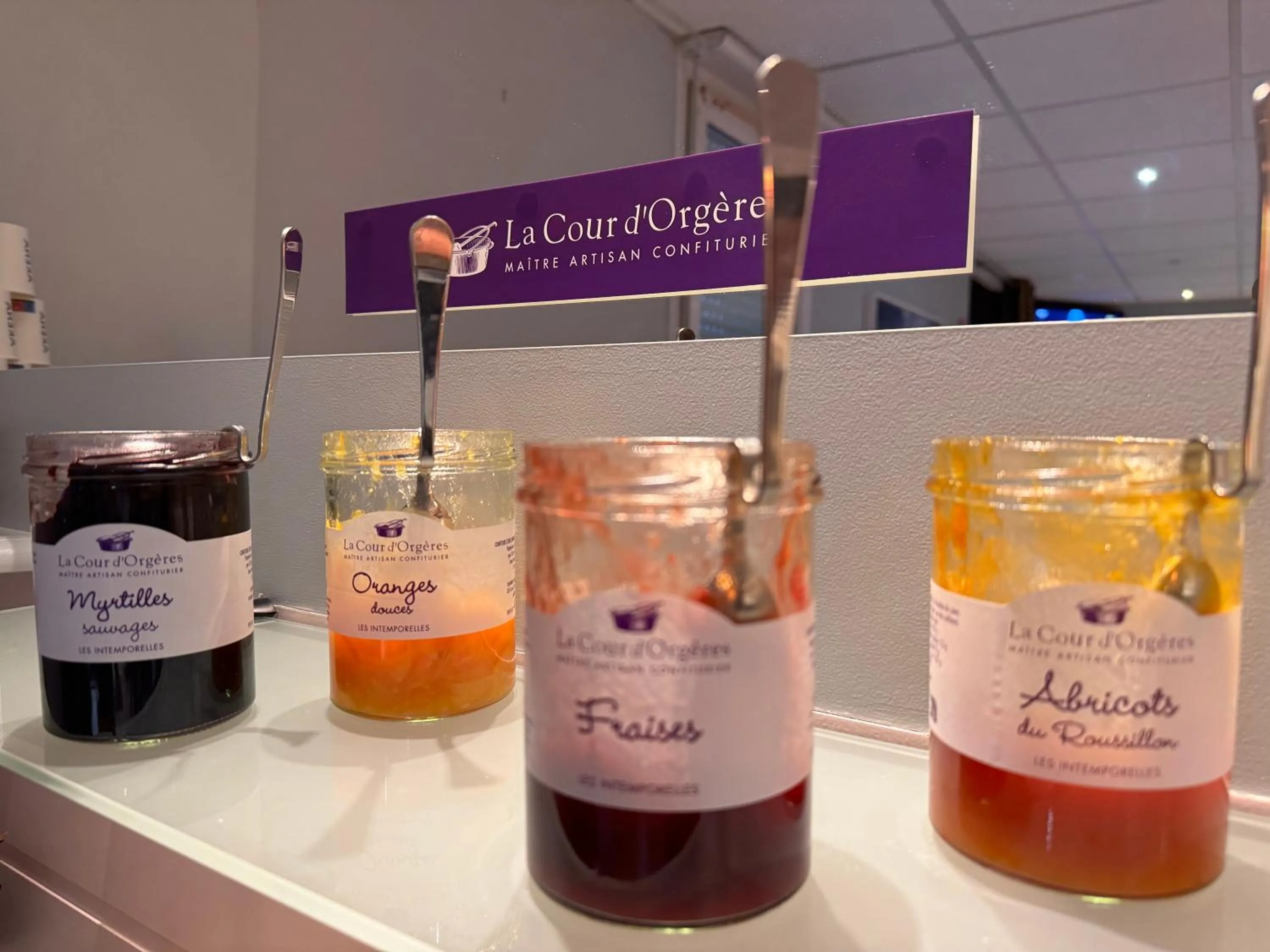 Food and drinks in Le 2 by Hotel Akena - Nantes Beaujoire, Porte de Sainte Luce