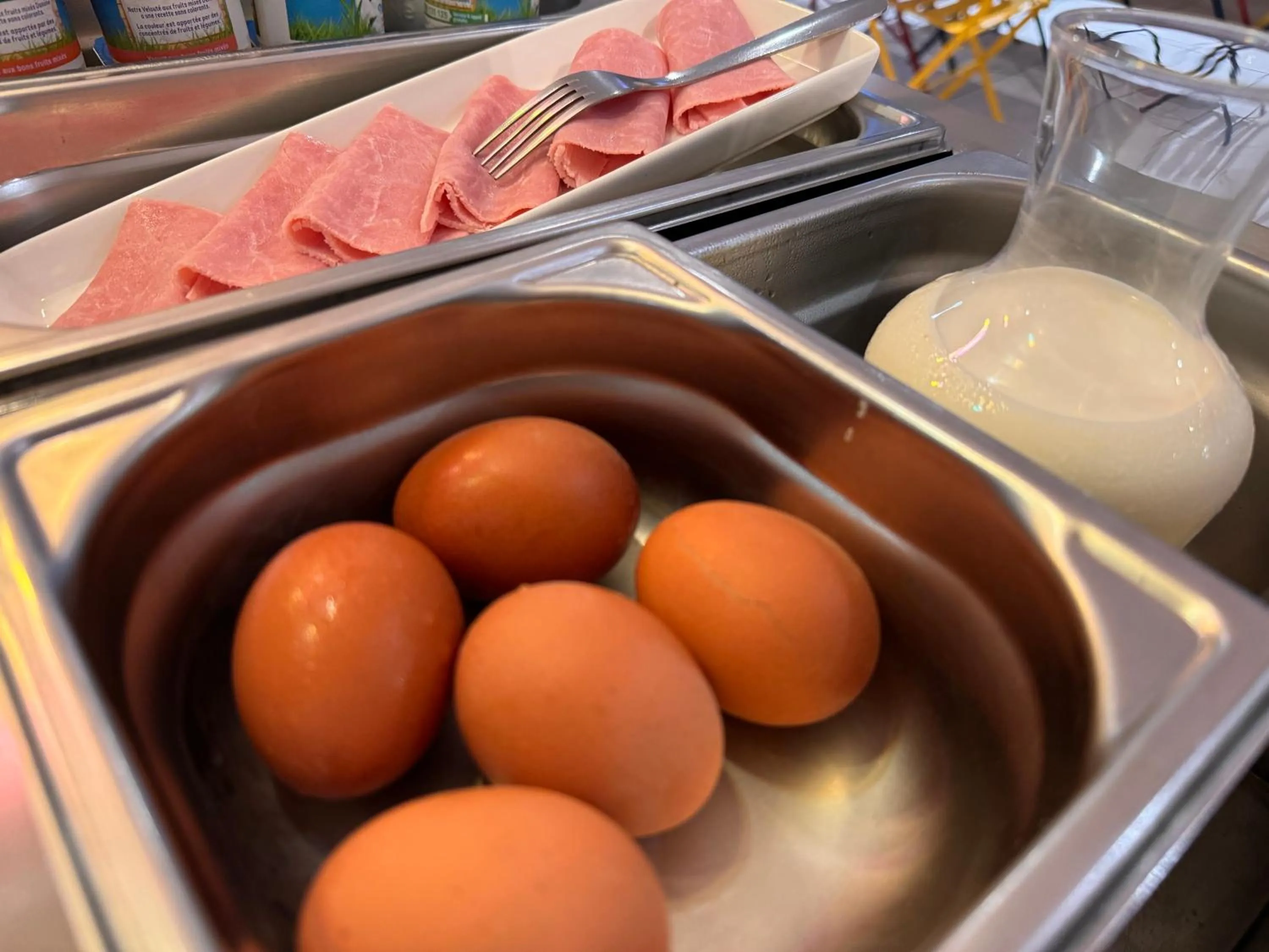 Breakfast in Le 2 by Hotel Akena - Nantes Beaujoire, Porte de Sainte Luce