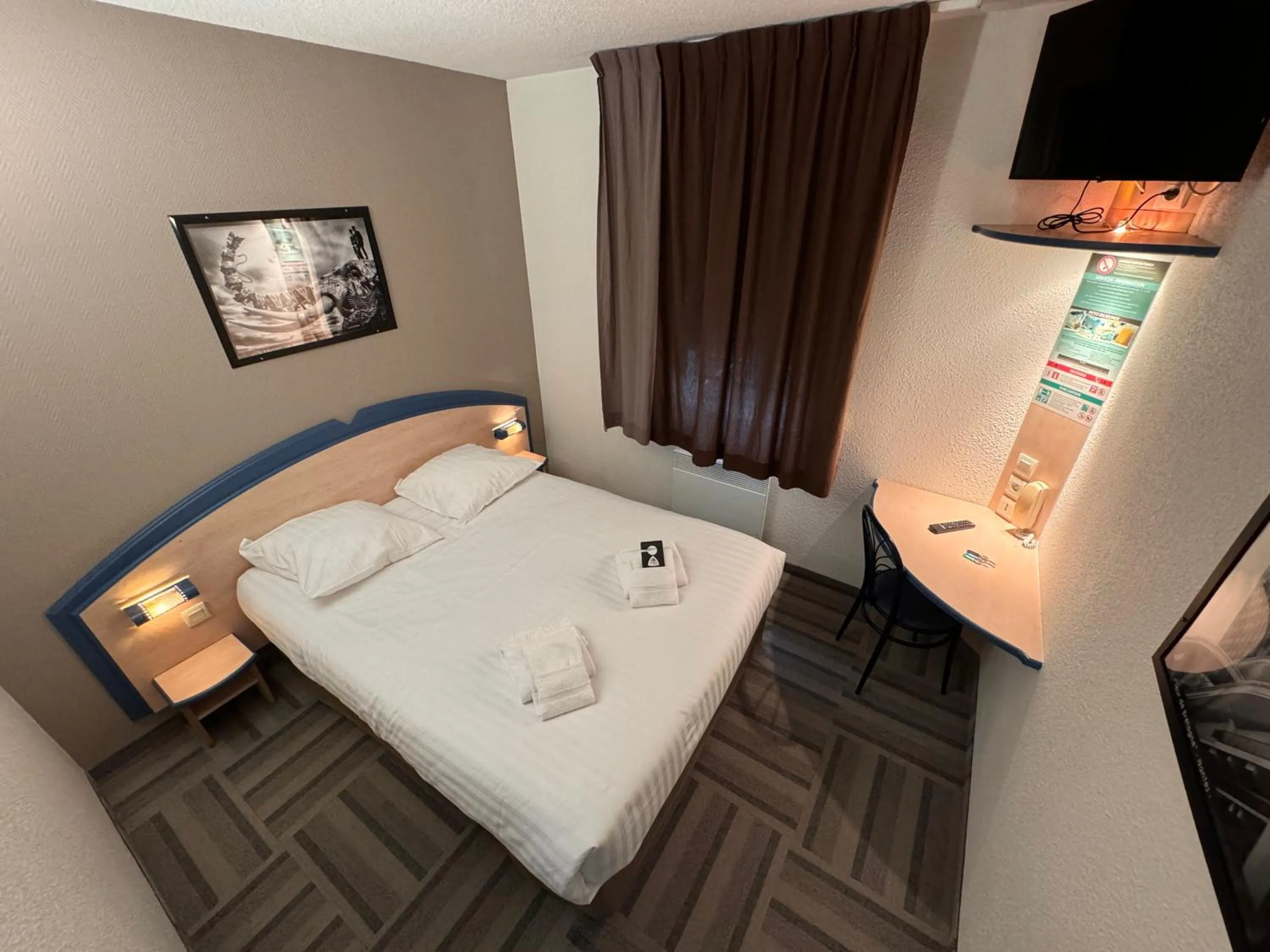 Bed in Le 2 by Hotel Akena - Nantes Beaujoire, Porte de Sainte Luce