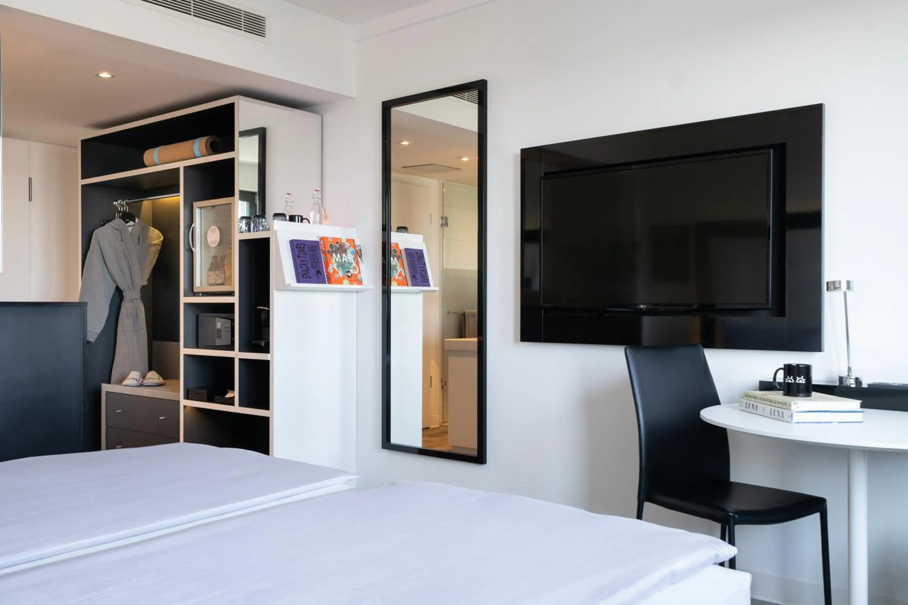 Bed in INNSiDE by Meliá Hamburg Hafen