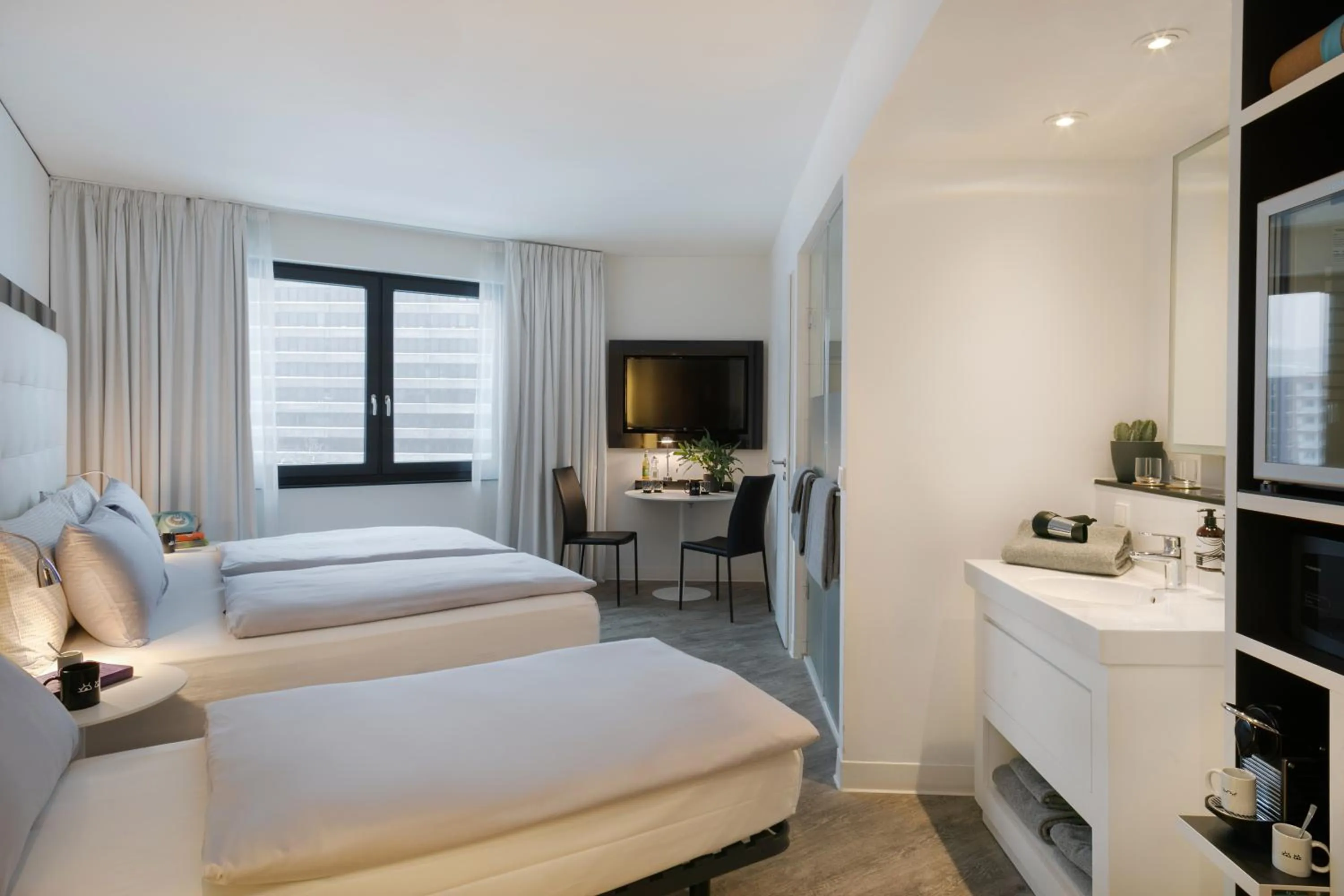 Bed in INNSiDE by Meliá Hamburg Hafen