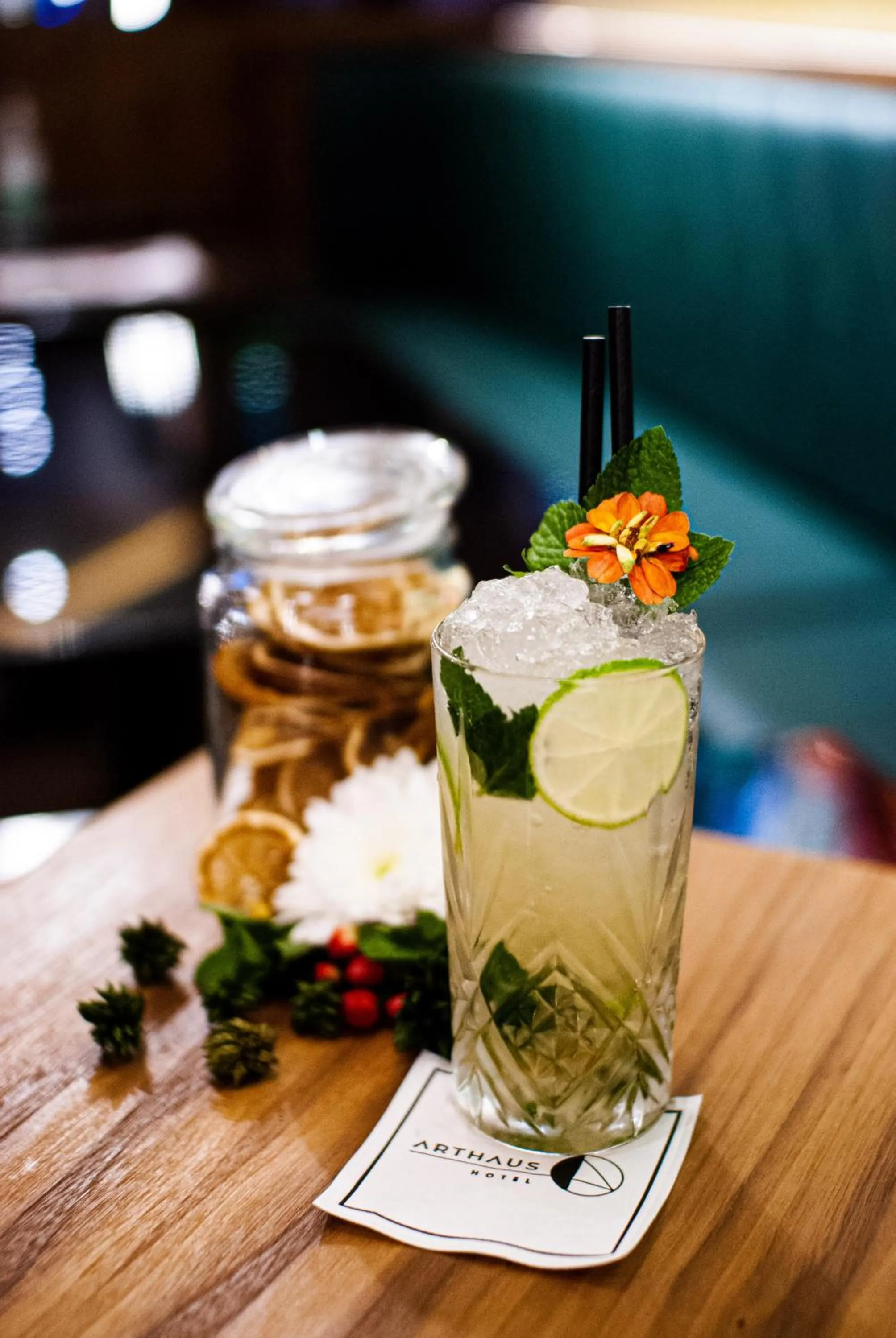 Restaurant/places to eat in Arthaus Hotel