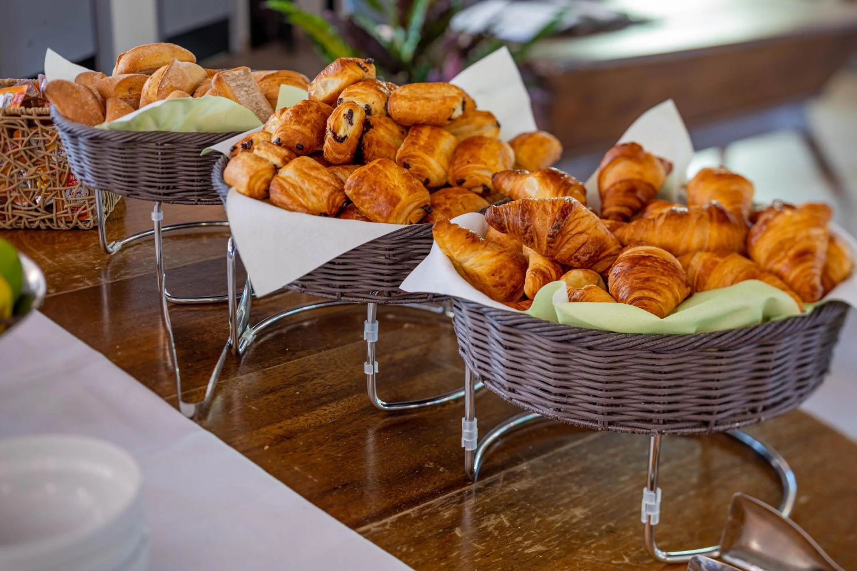 Breakfast in Logis Hotel Noemys pont de l'Etoile