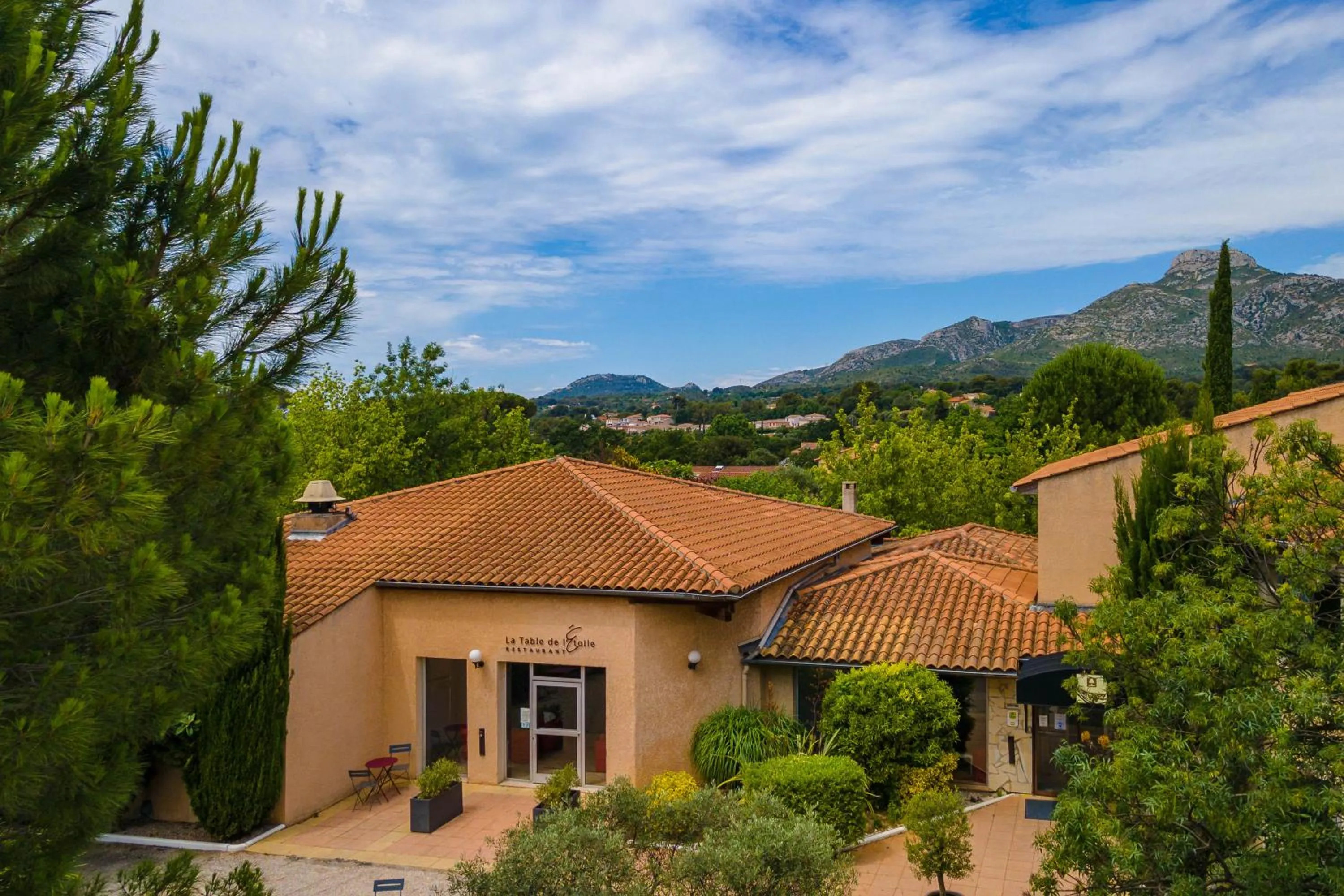 Property building in Logis Hotel Noemys pont de l'Etoile