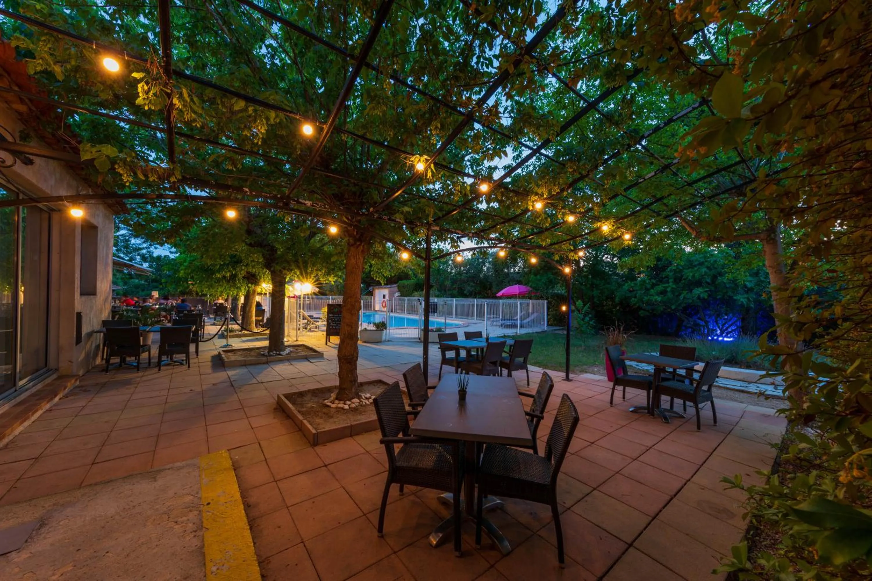 Restaurant/places to eat in Logis Hotel Noemys pont de l'Etoile