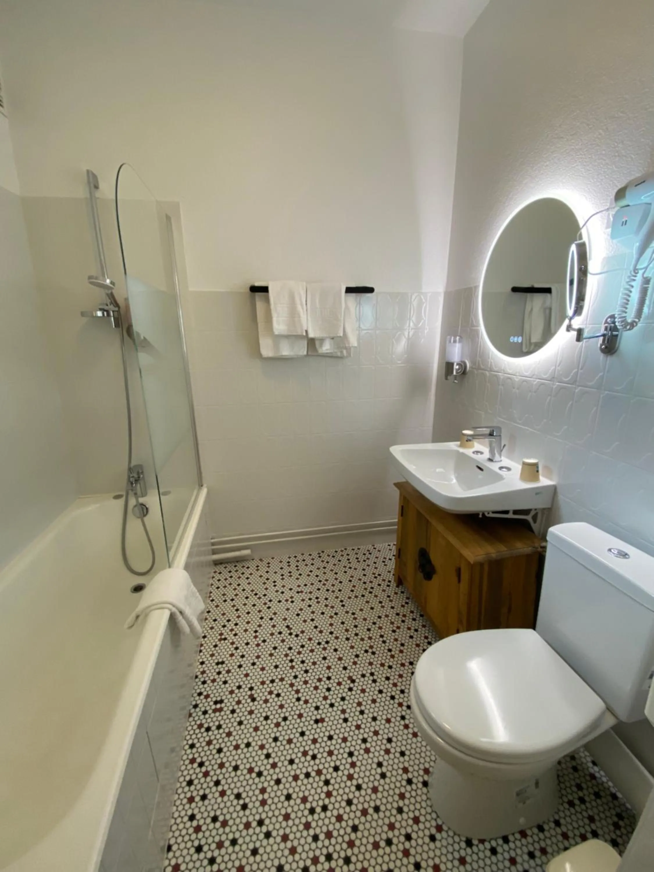 Bathroom in Balzac Hôtel Restaurant