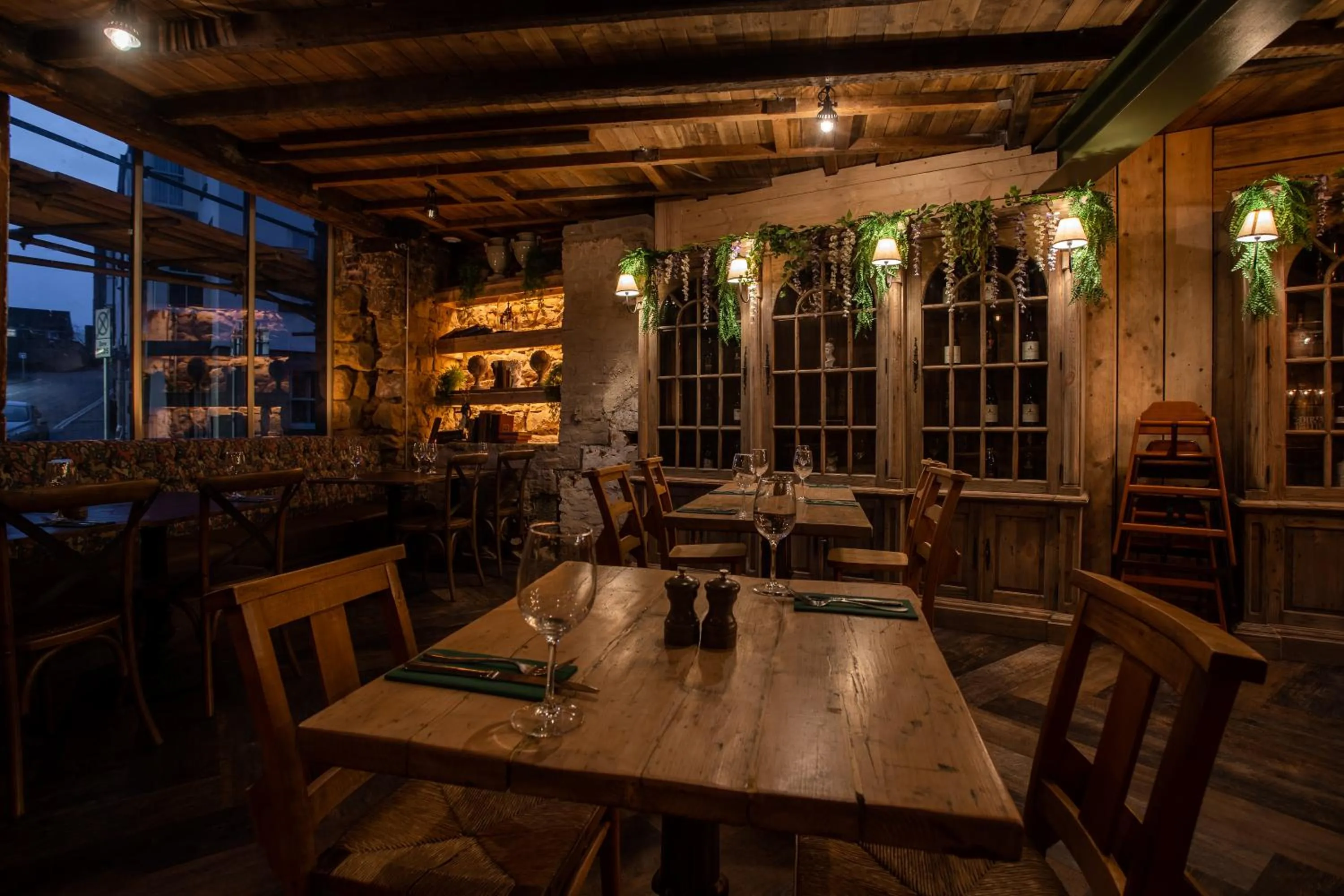 Restaurant/places to eat in The Dirty Bottles Hotel