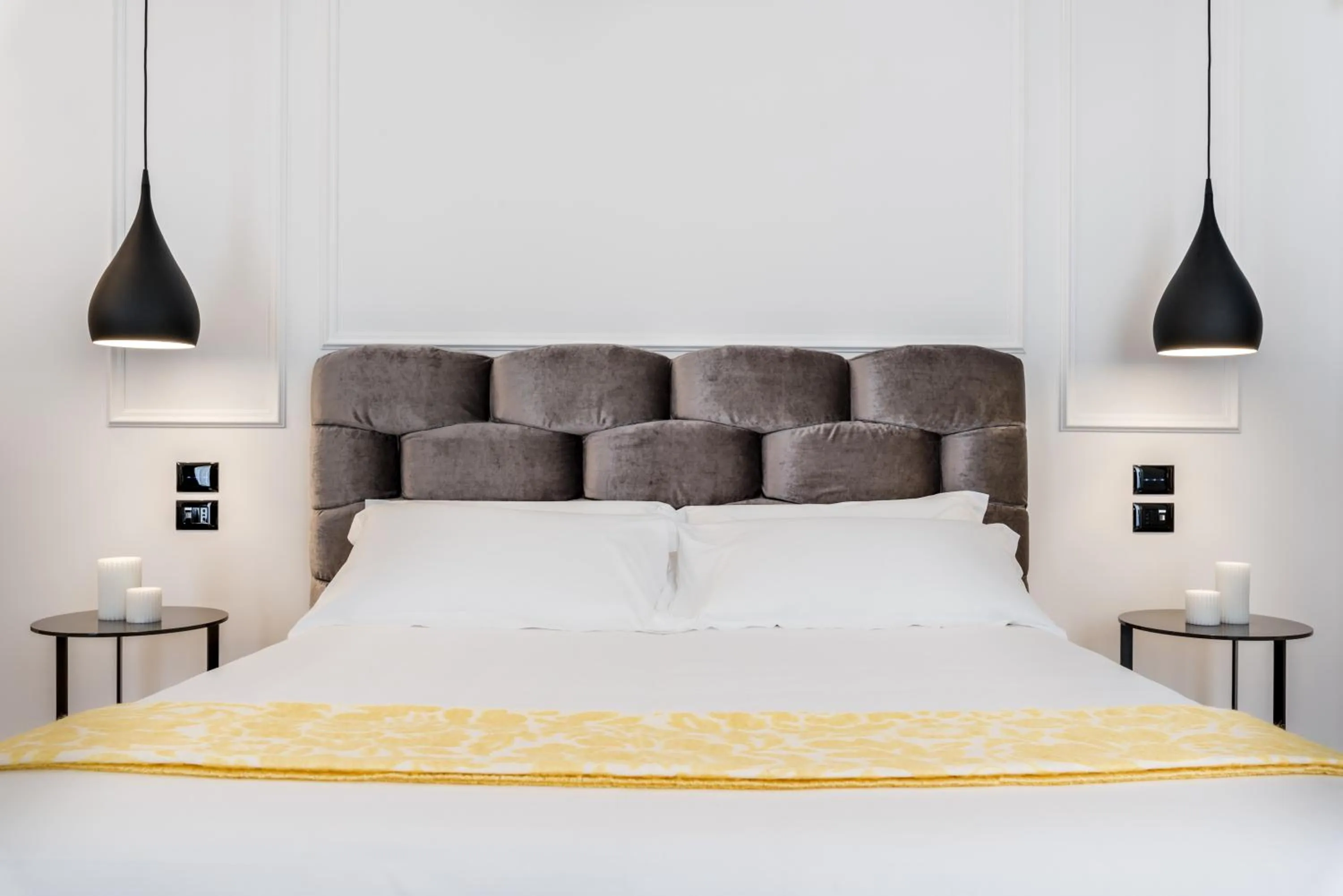 Bed in La Spezia by The First - Luxury Rooms & Suites