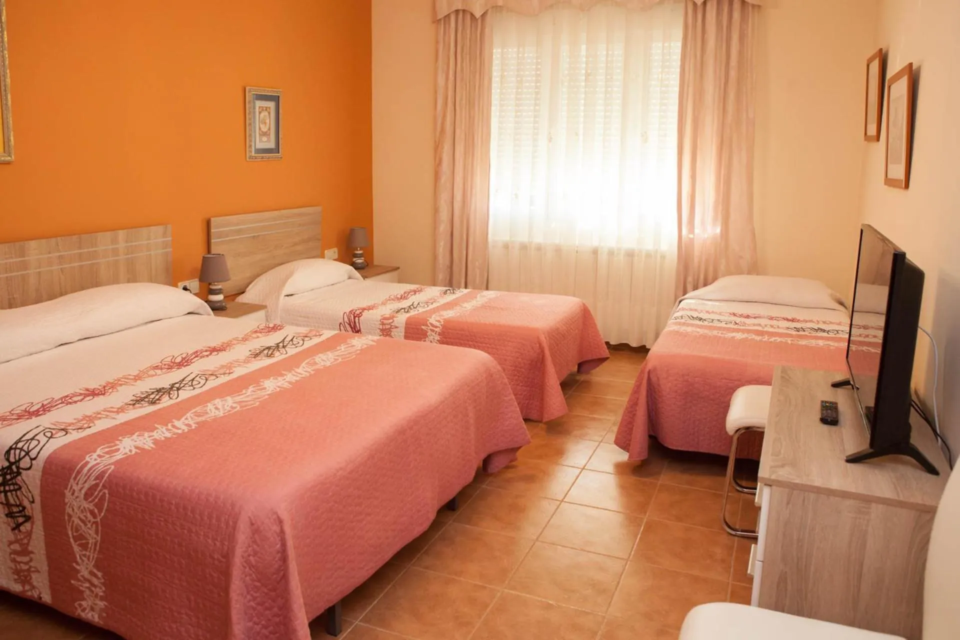 Photo of the whole room, Bed in La Rosaleda de Orgaz