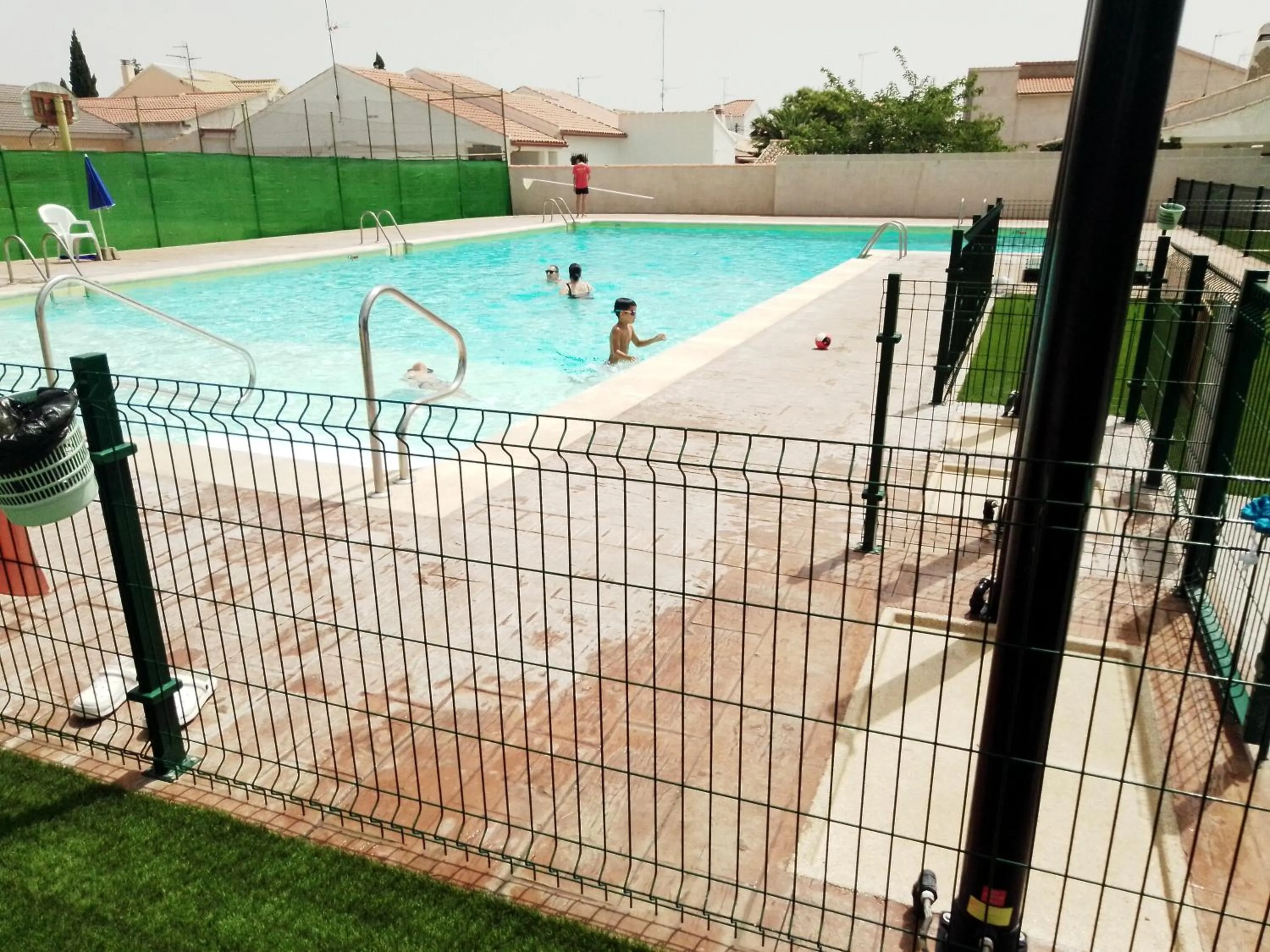 Swimming pool in La Rosaleda de Orgaz