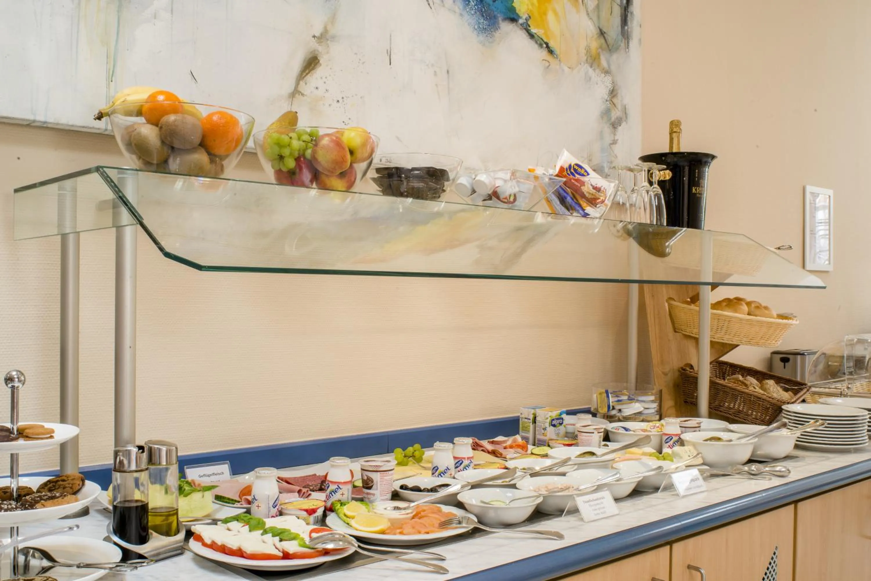 Buffet breakfast in Astor & Aparthotel