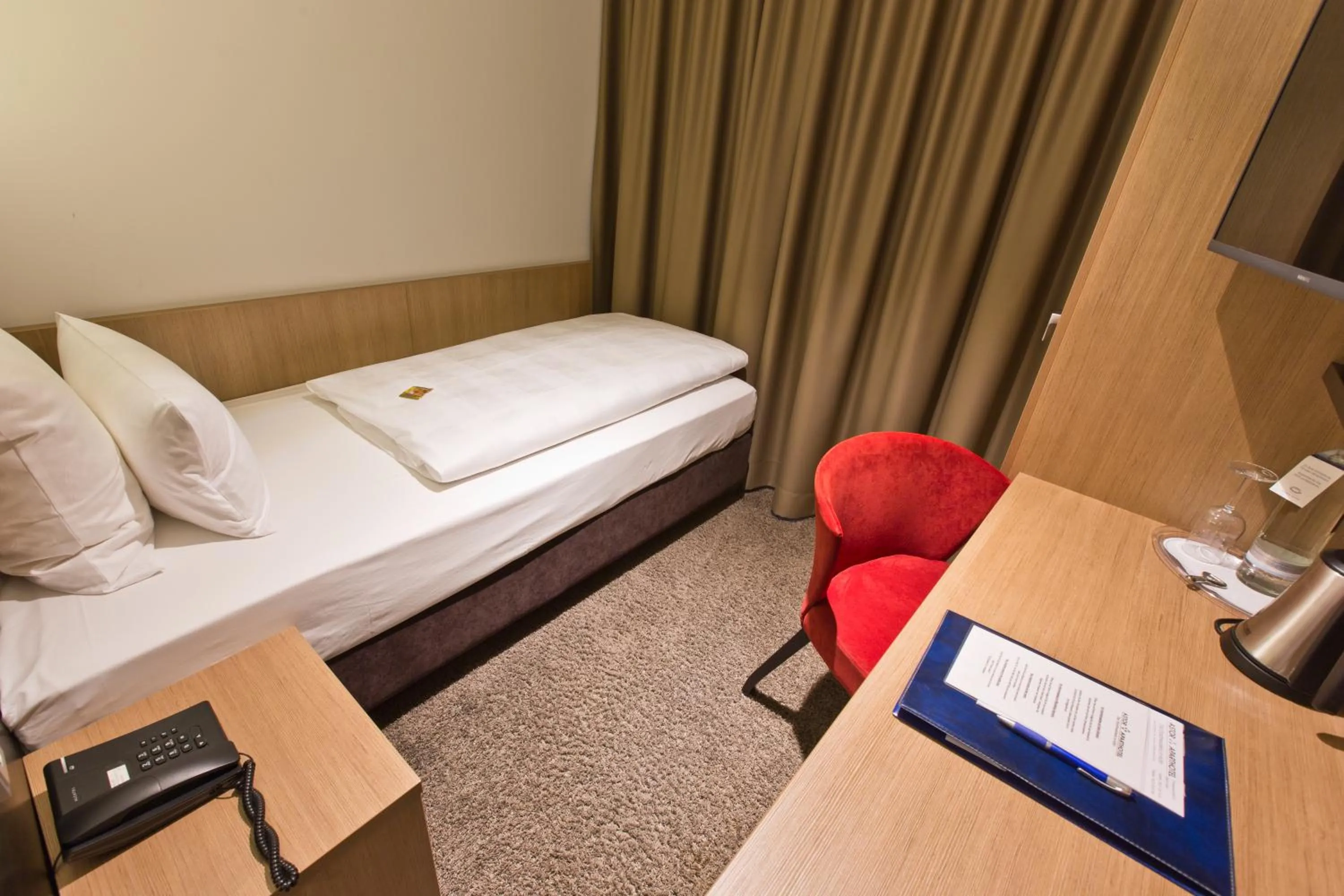 Photo of the whole room, Bed in Astor & Aparthotel