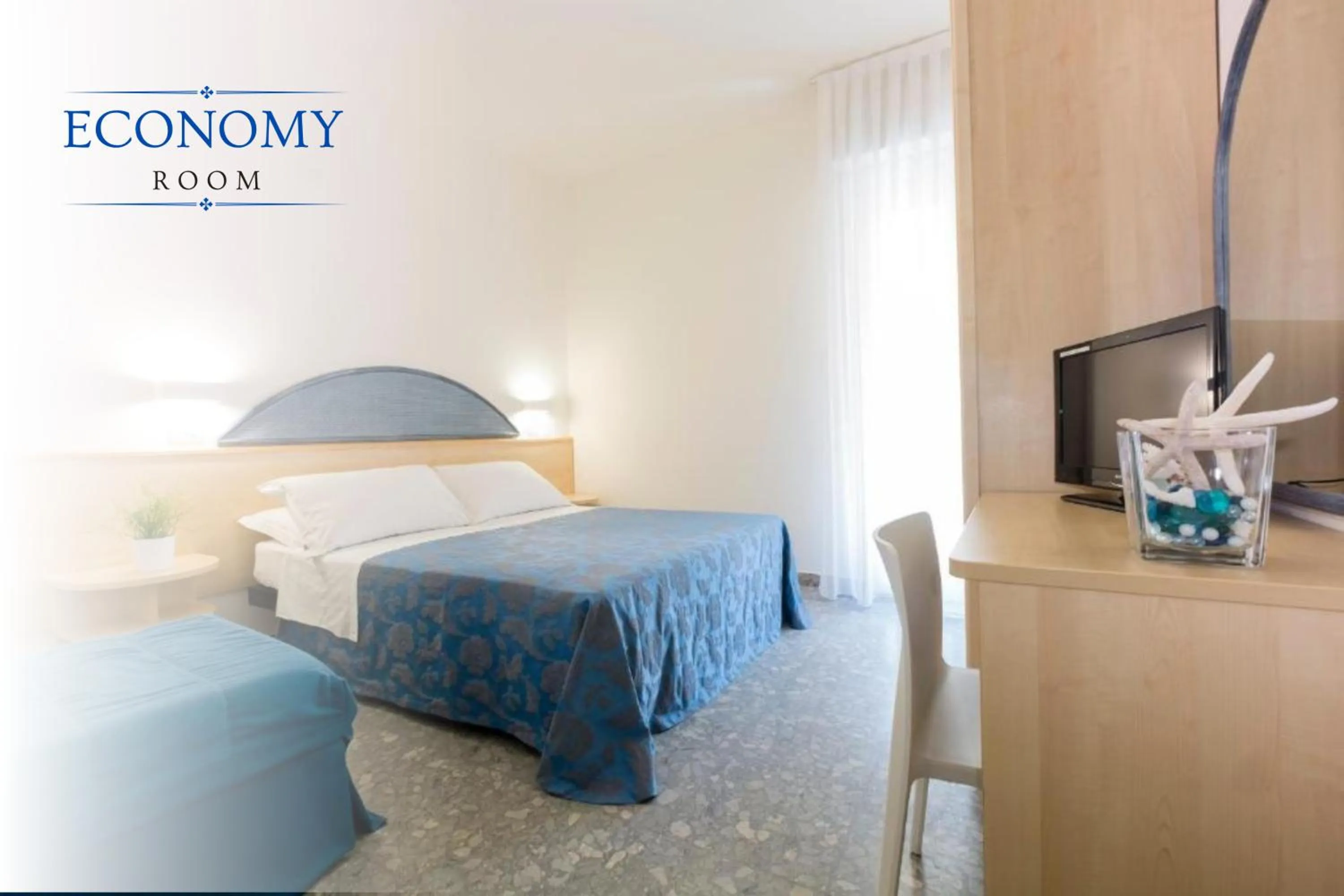 Bed in Hotel Constellation