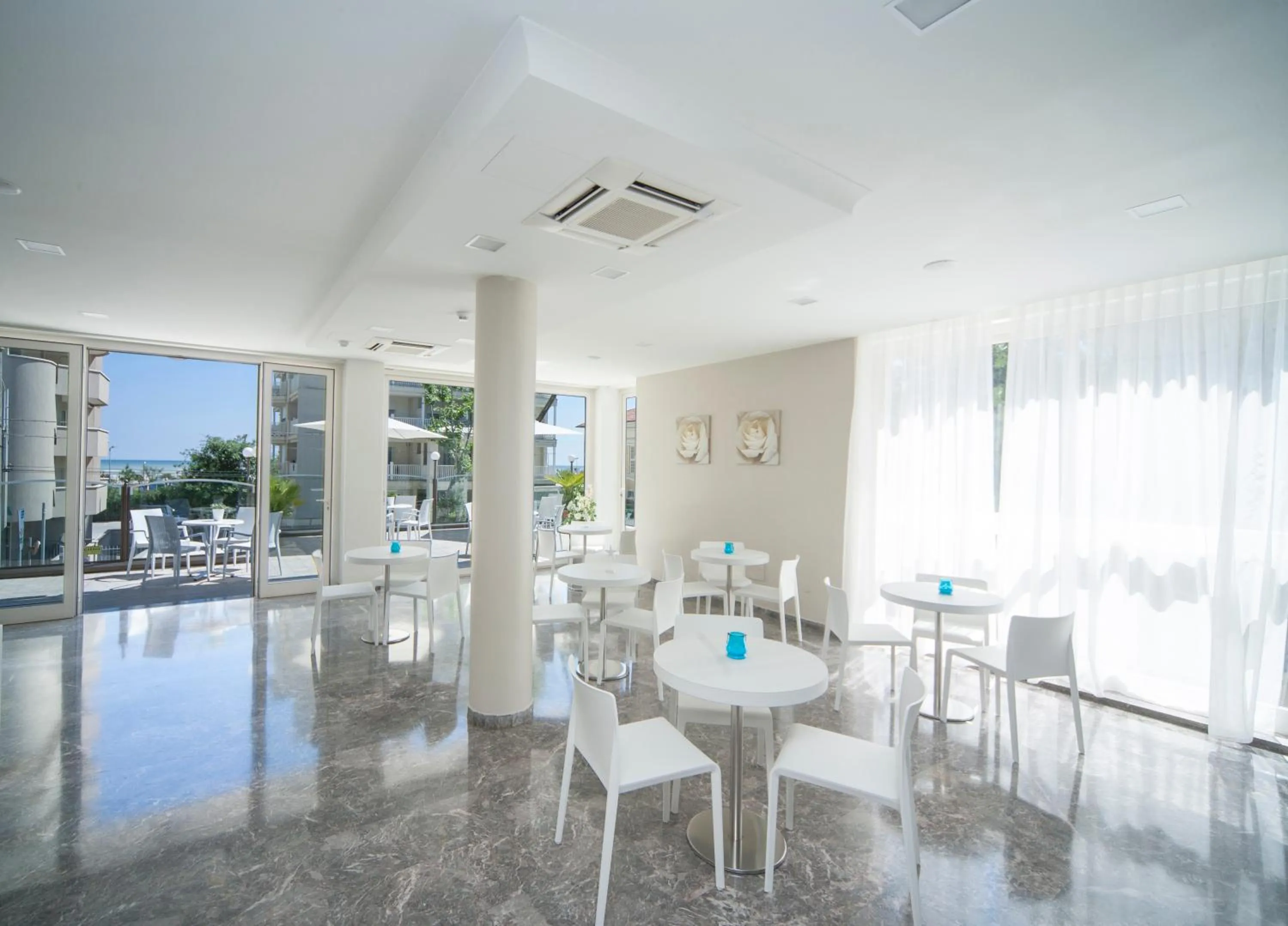 Lounge or bar in Hotel Constellation