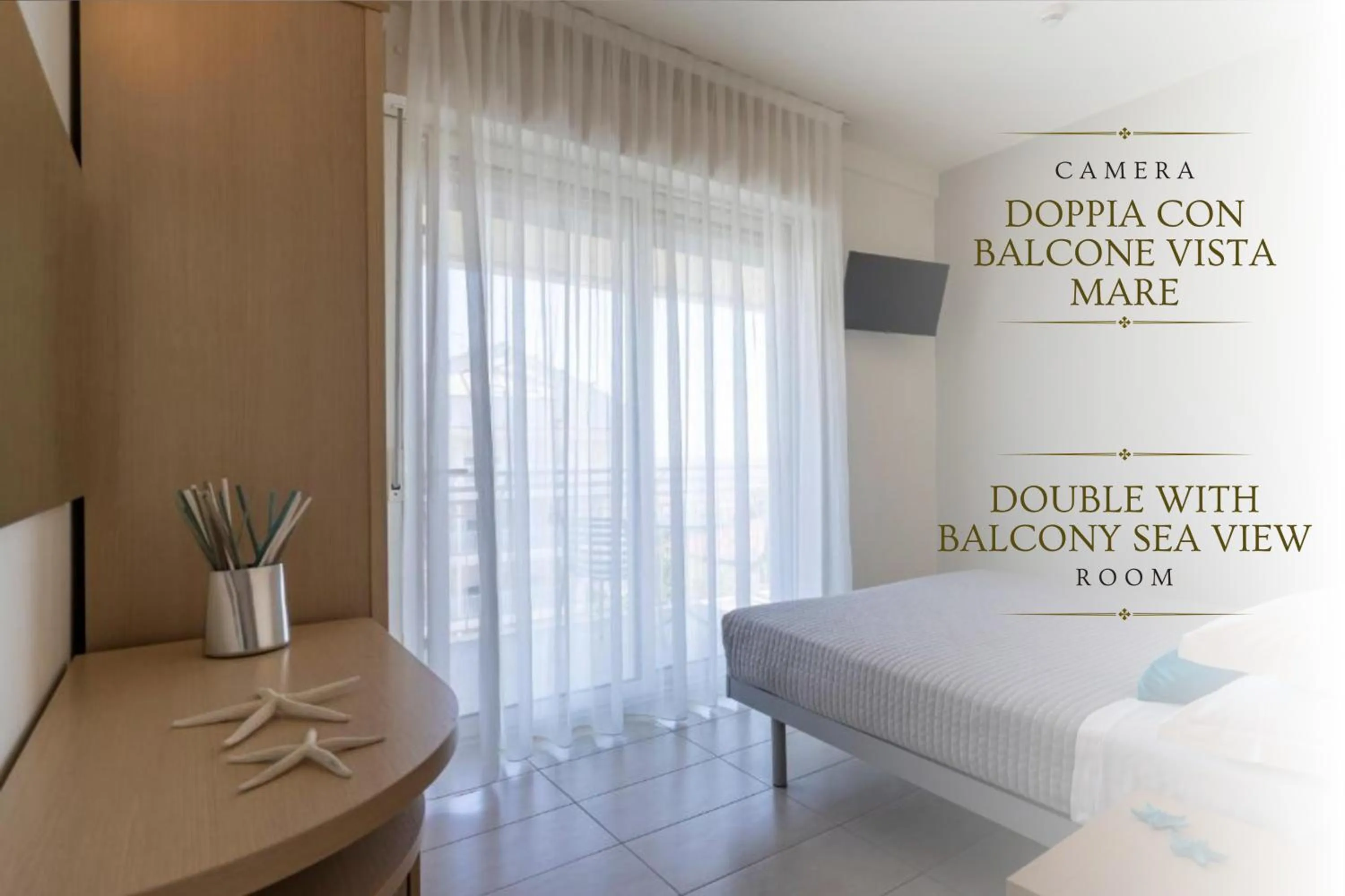 Bed in Hotel Constellation