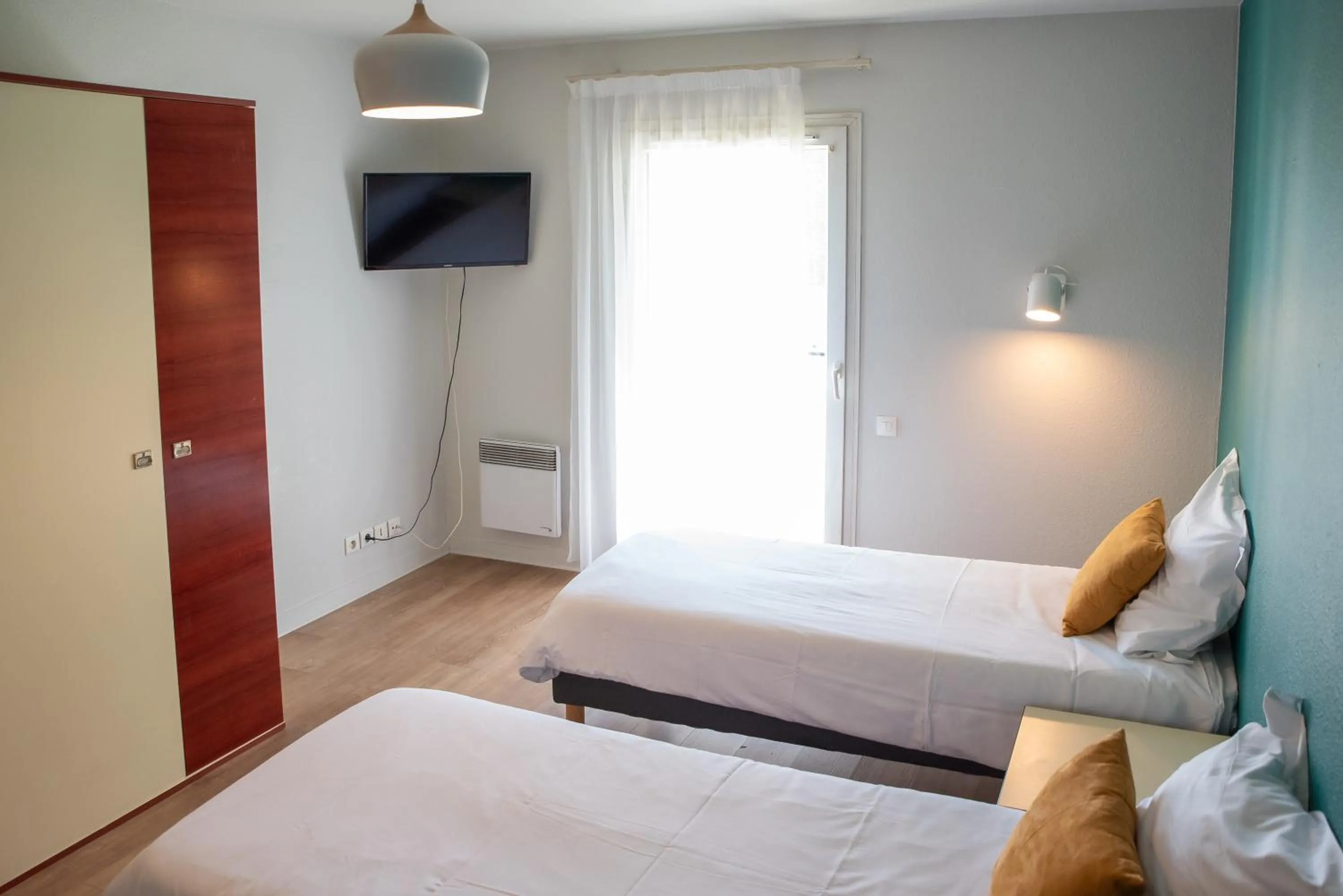 Bed in Terres de France Brest