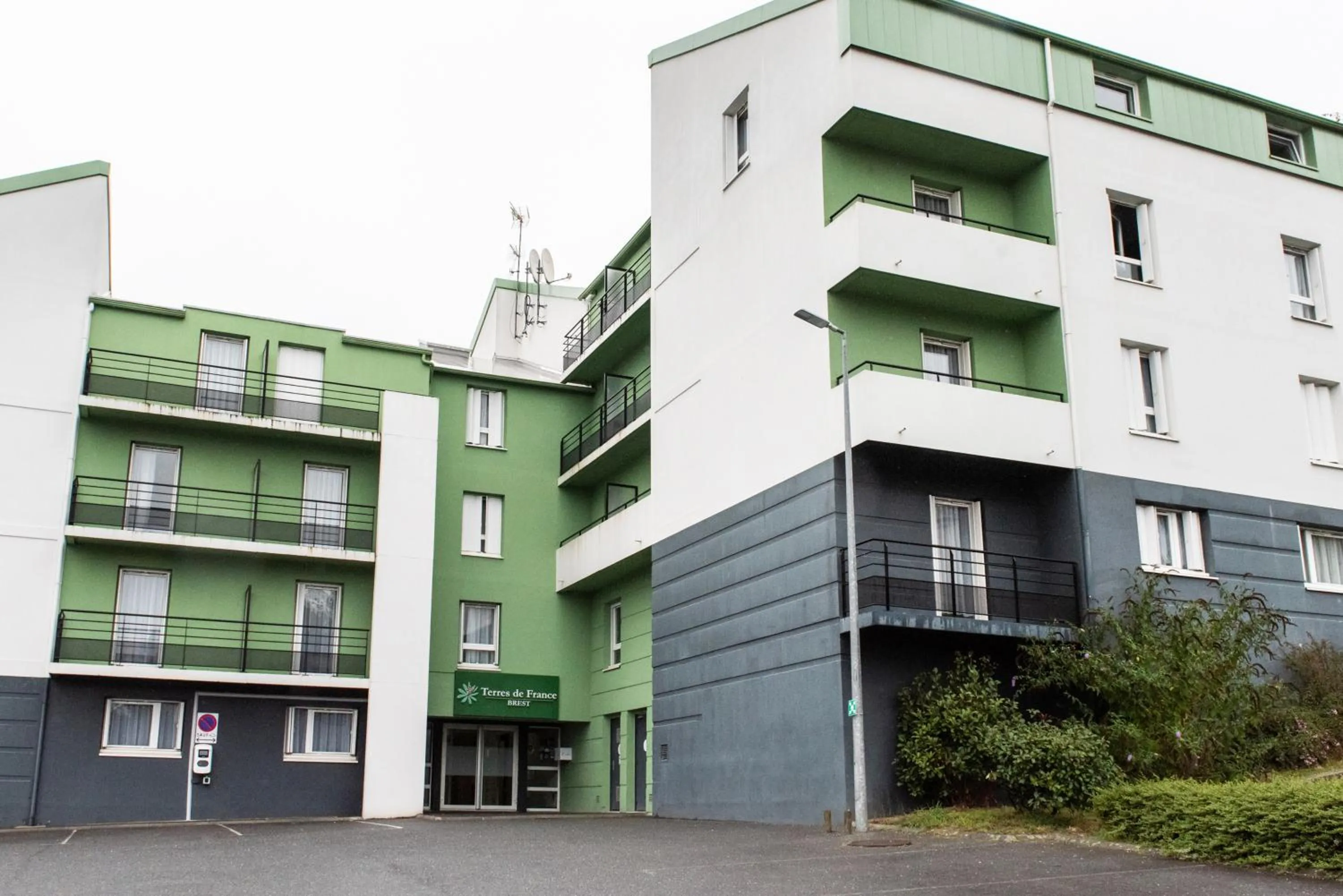 Property building in Terres de France Brest