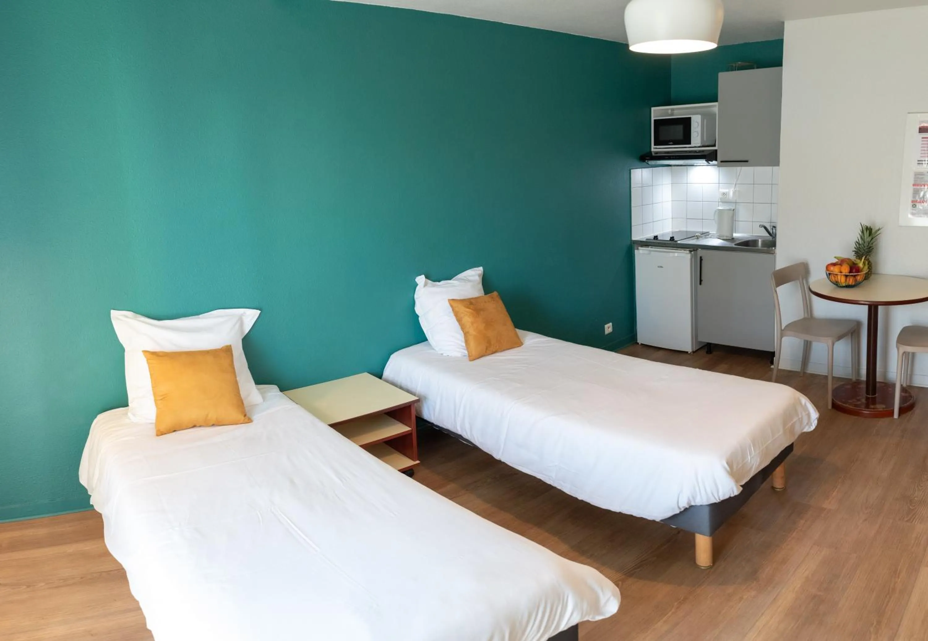 Bed in Terres de France Brest