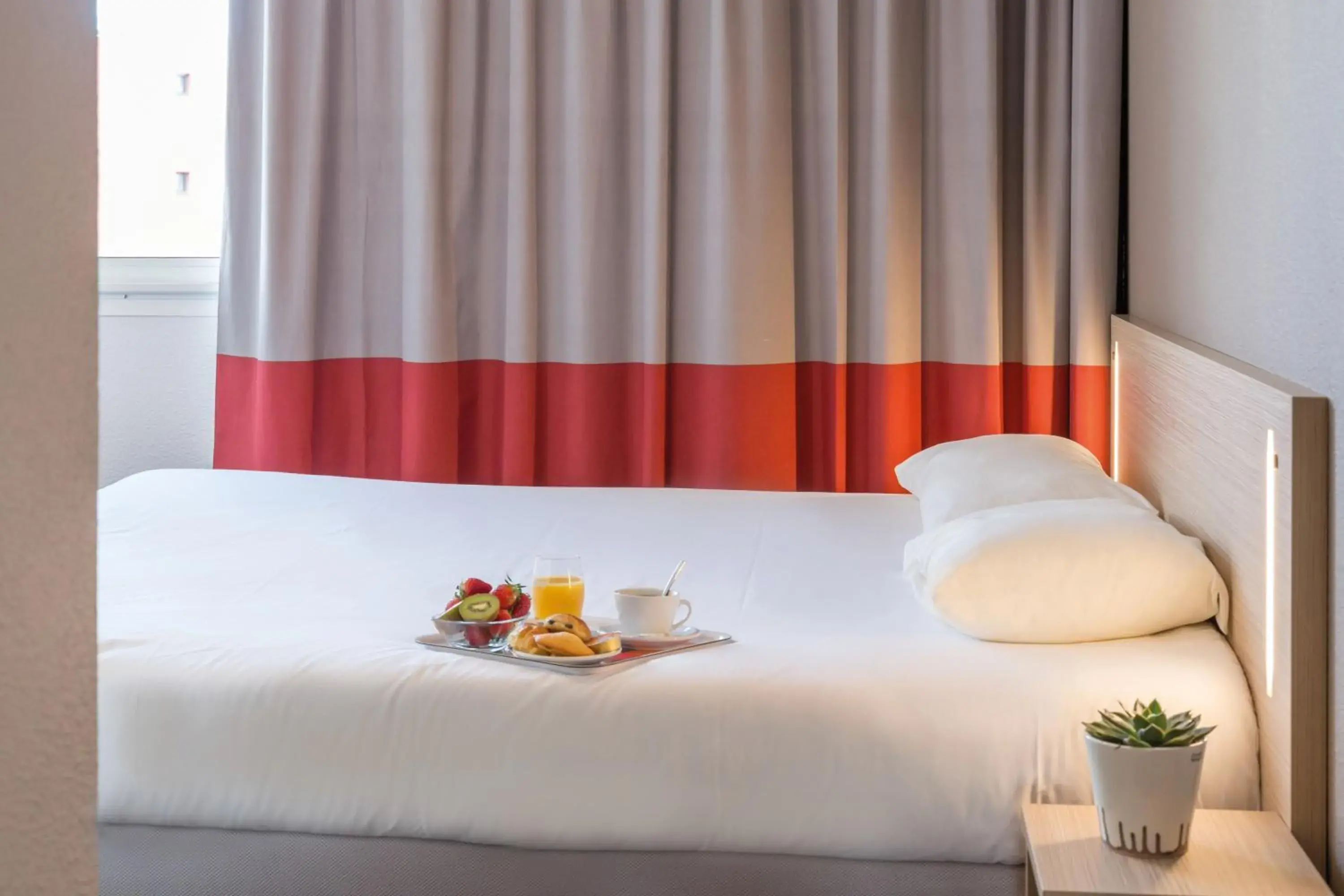 Duplex Family Apartment in Appart'City Classic La Rochelle Centre Duplex Family Apartment in Appart'City Classic La Rochelle Centre