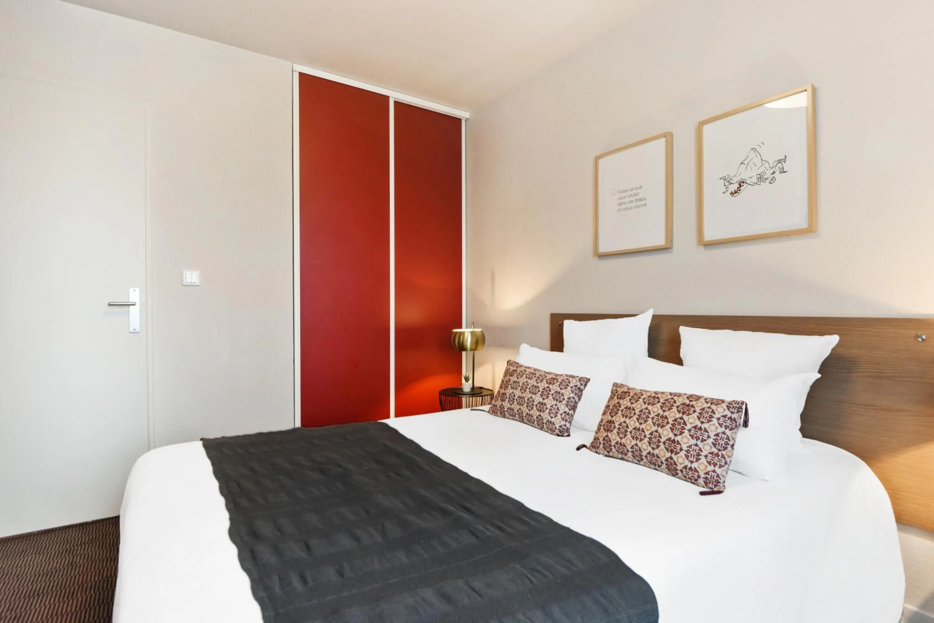 Bedroom, Bed in Appart'City Confort Lille - Euralille