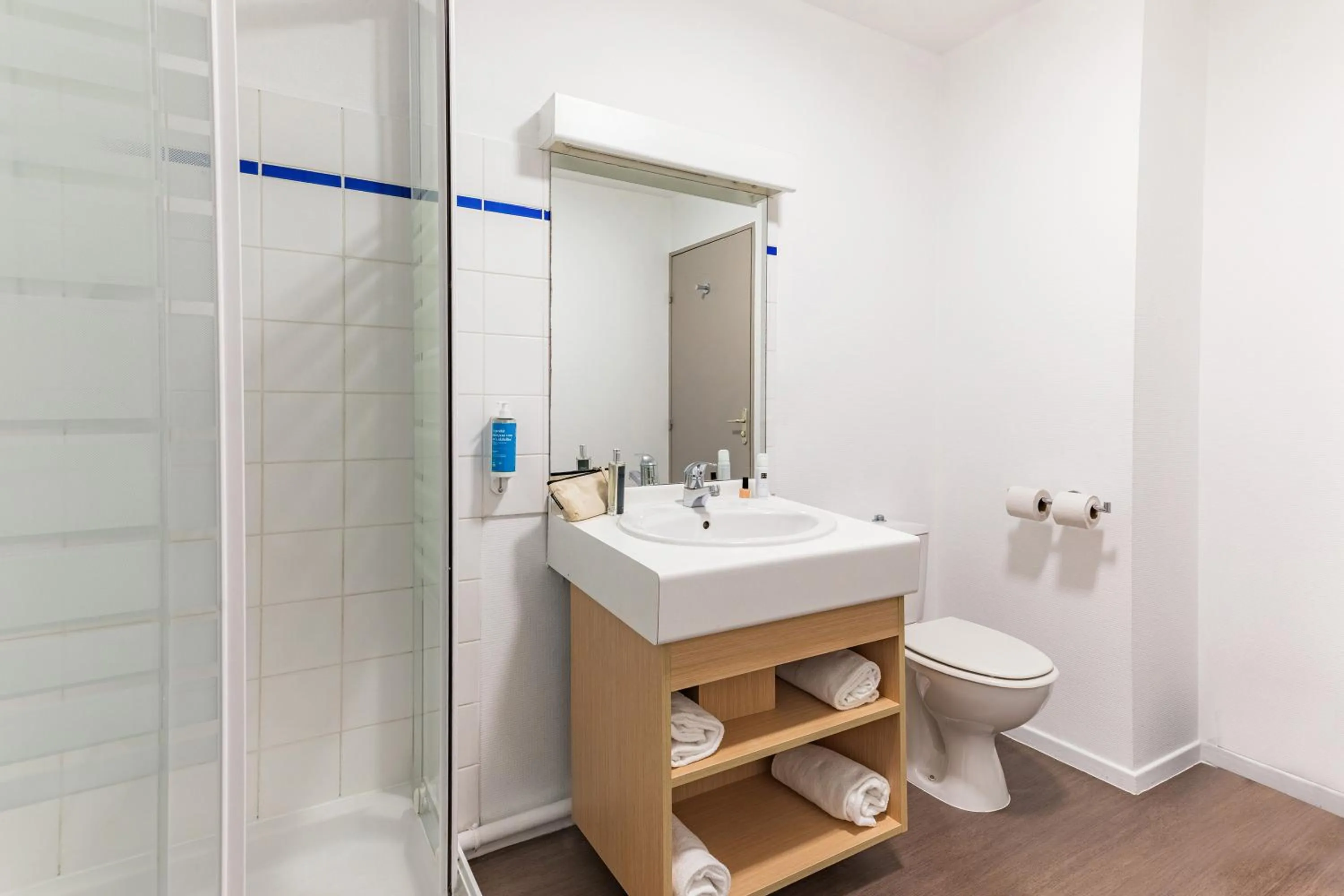 Shower in Appart'City Classic Nantes Quais de Loire