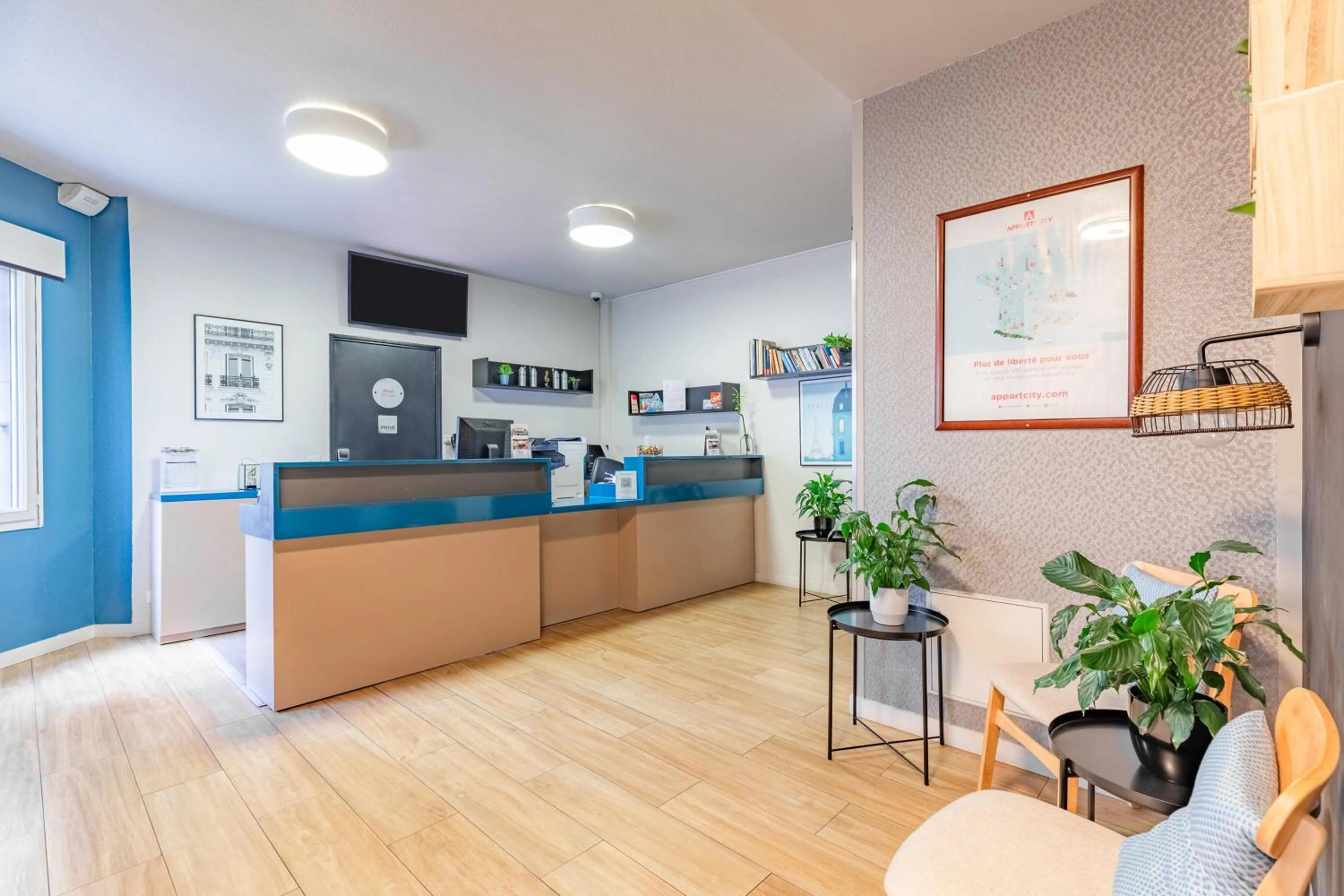 Lobby or reception in Appart'City Classic Paris La Villette
