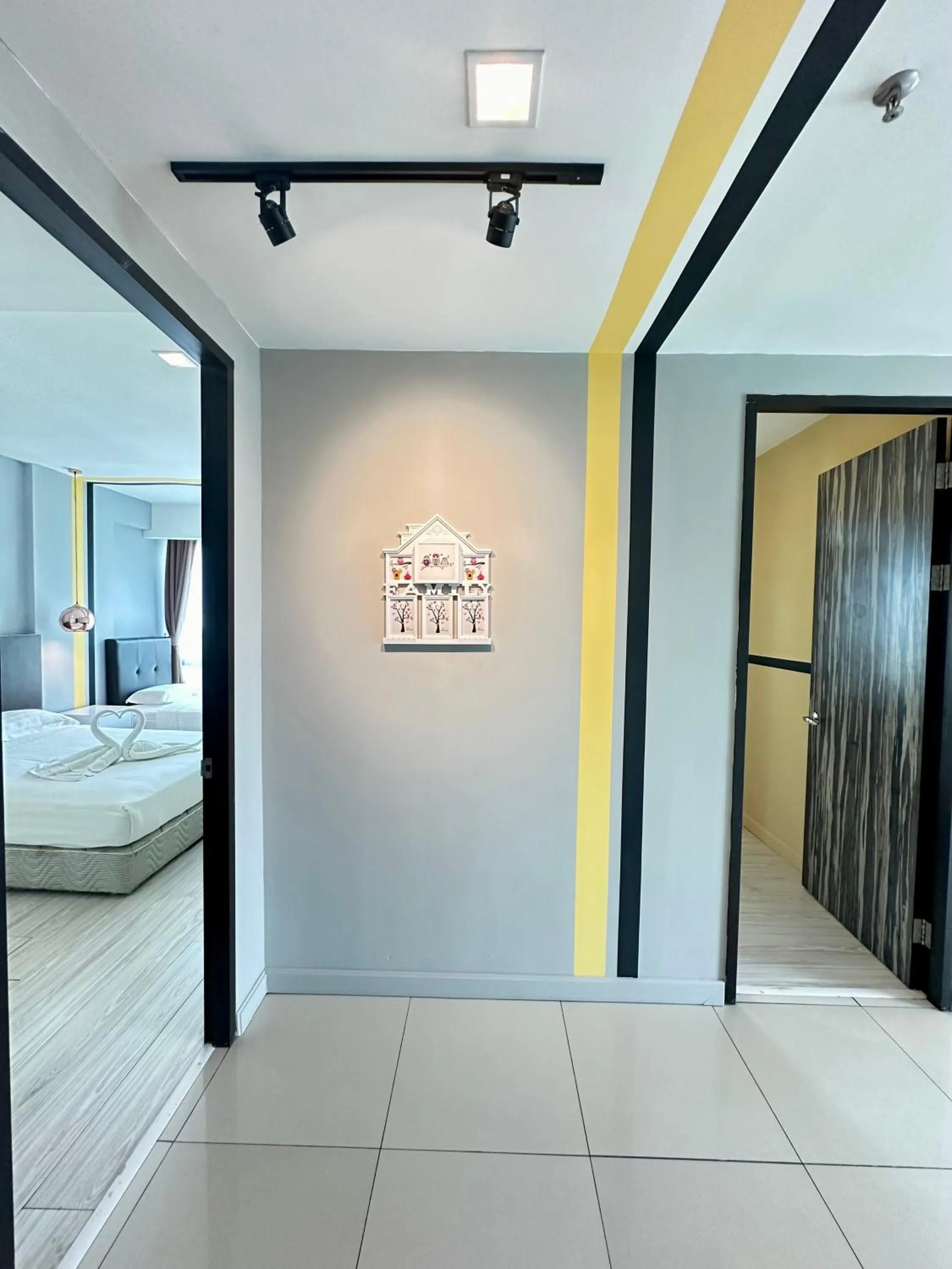 Facade/entrance, Bed in Cozy Living Sky Apartment