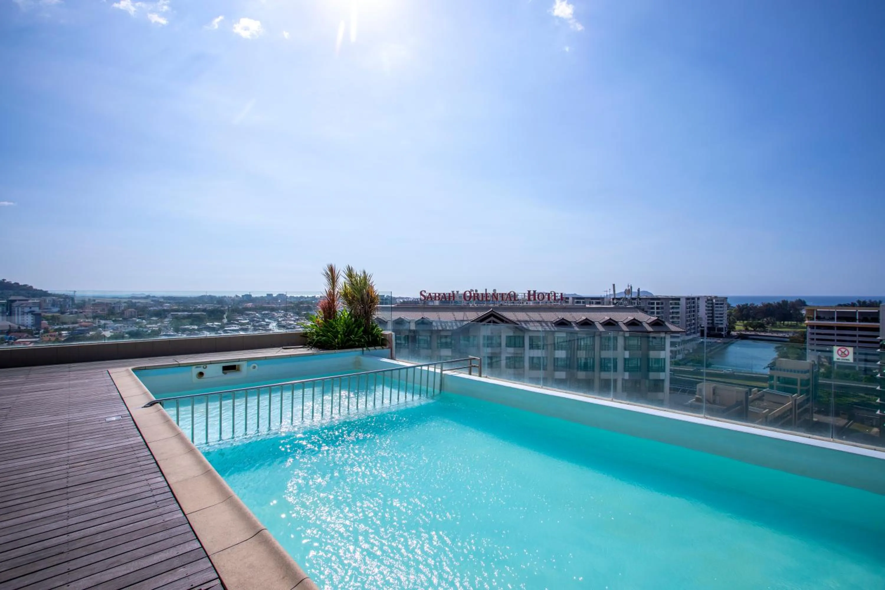 Swimming pool in Cozy Living Sky Apartment