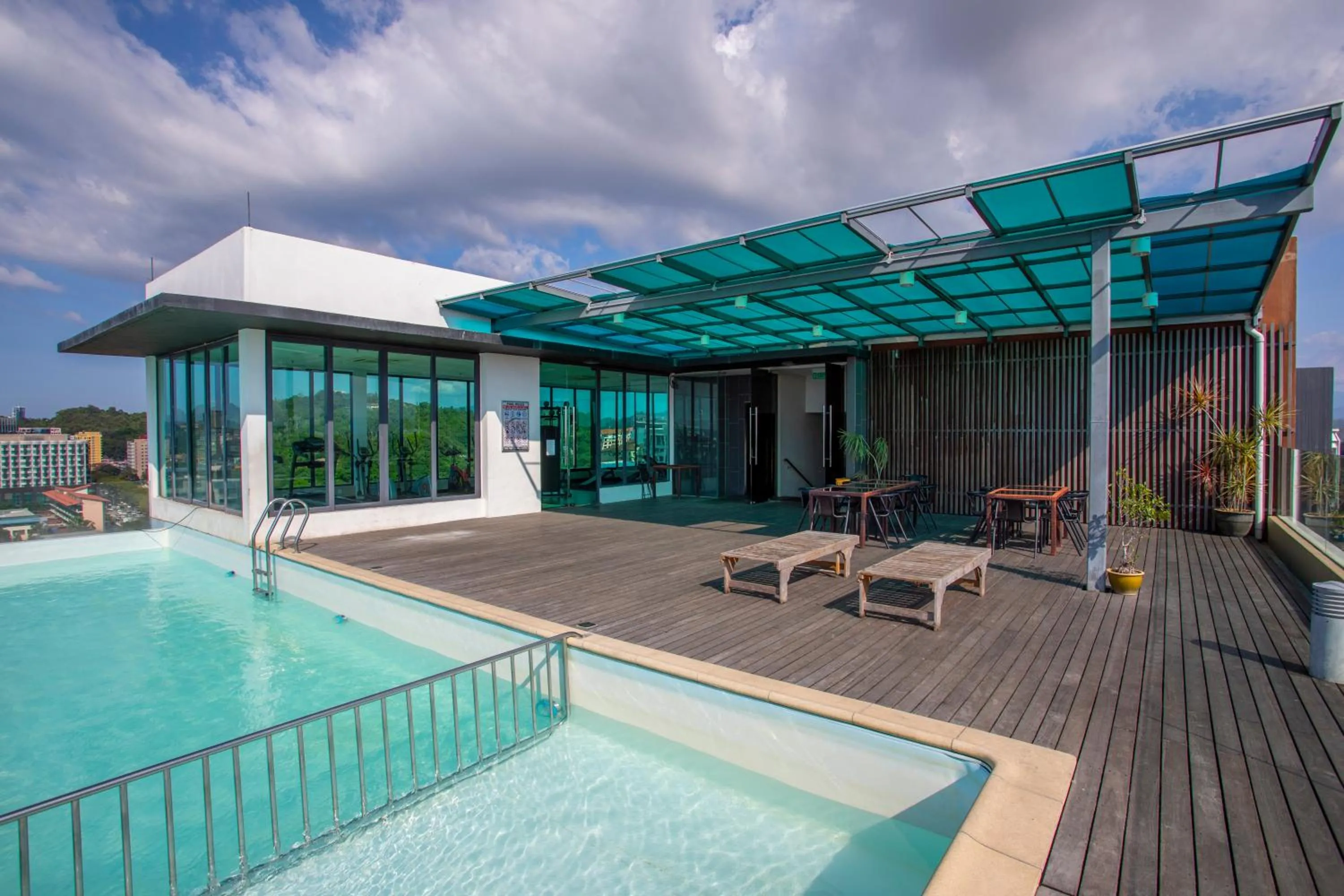 Property building in Cozy Living Sky Apartment