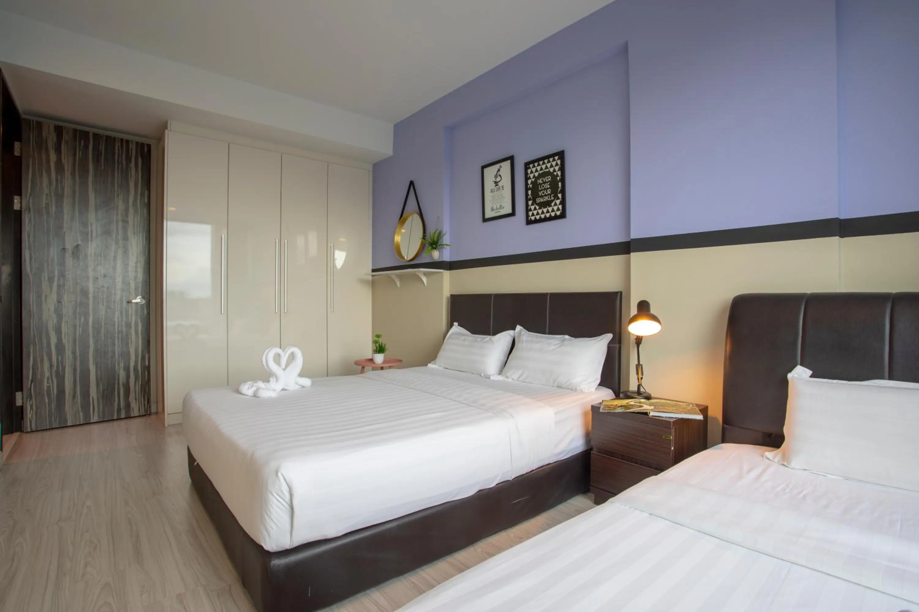 Bed in Cozy Living Sky Apartment