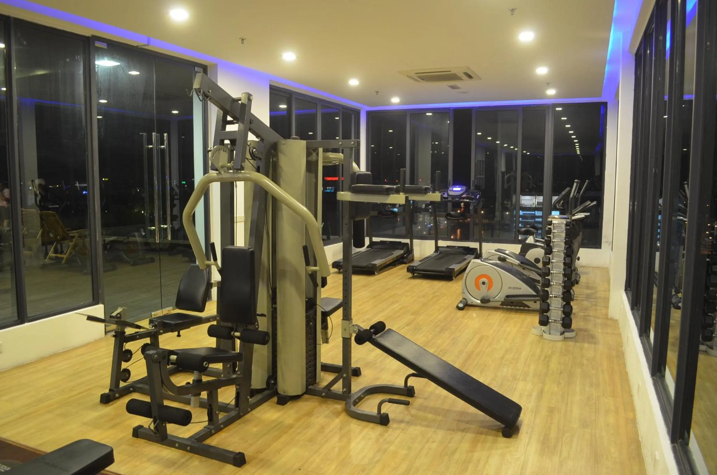 Fitness centre/facilities in Cozy Living Sky Apartment