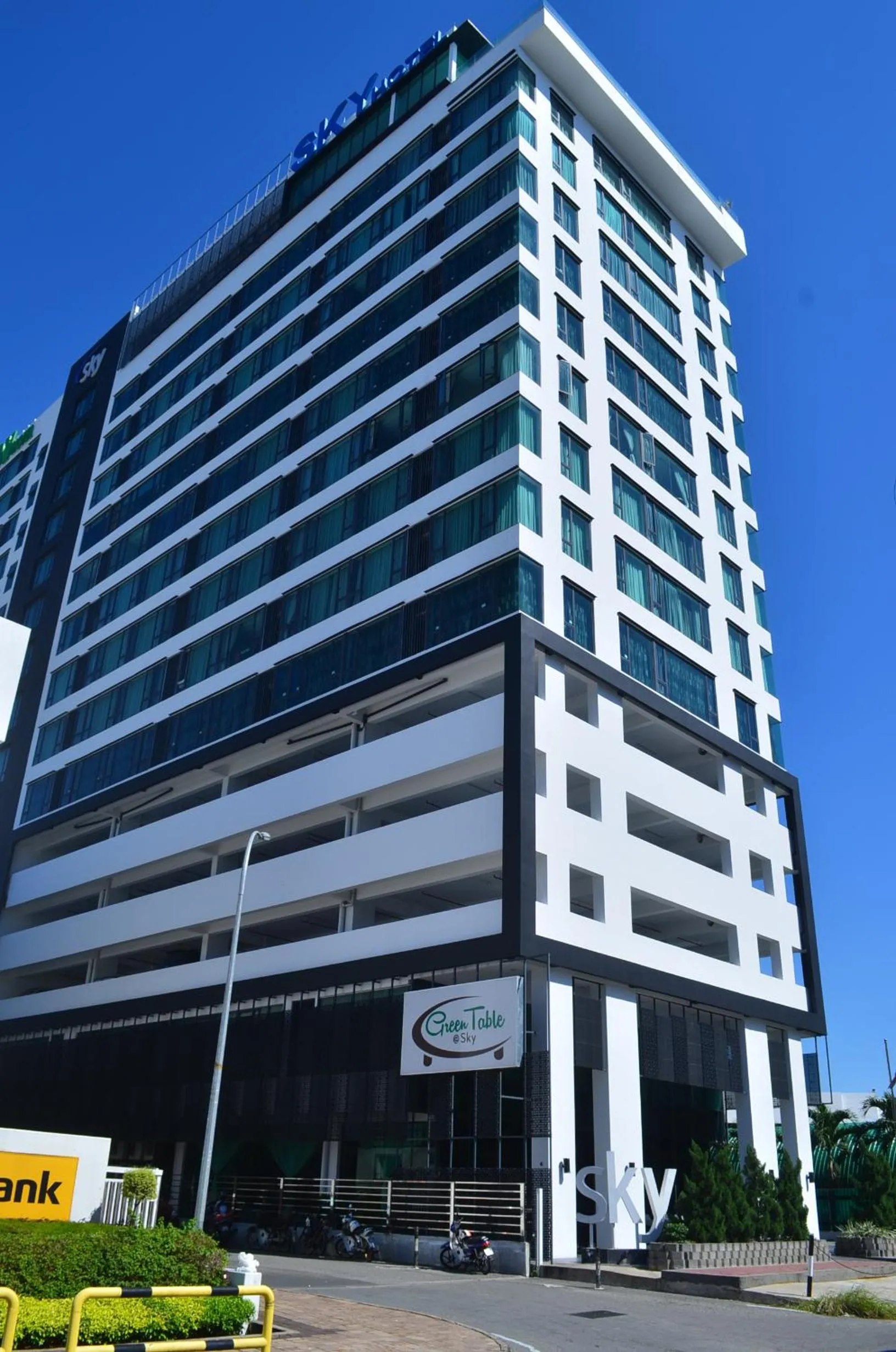 Property building in Cozy Living Sky Apartment