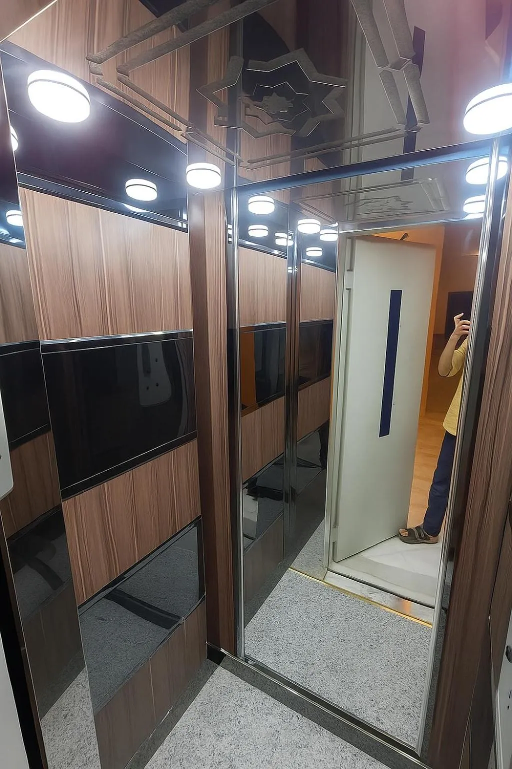 elevator in Canary Hotel