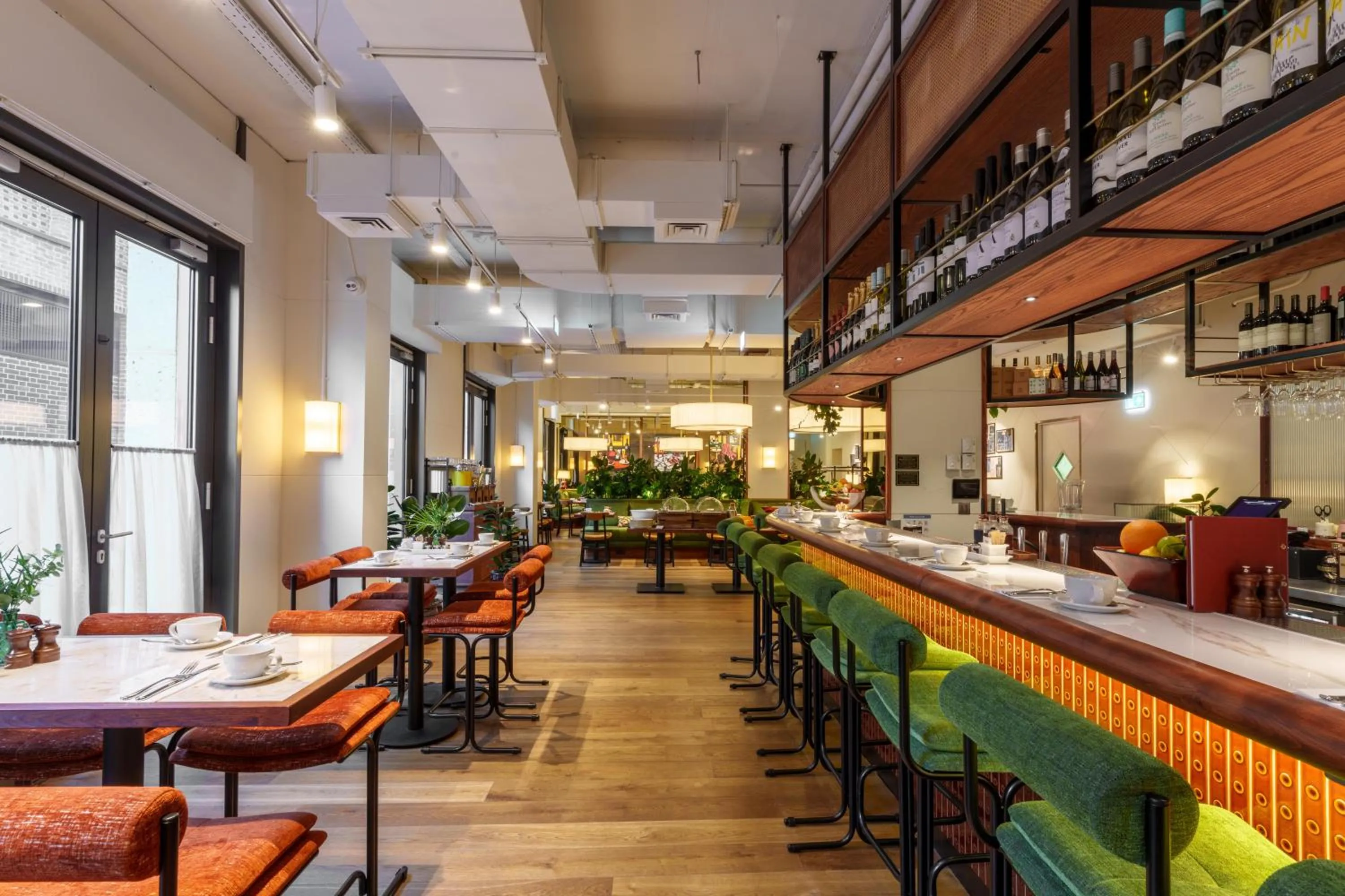 Restaurant/places to eat in Hotel Saint London