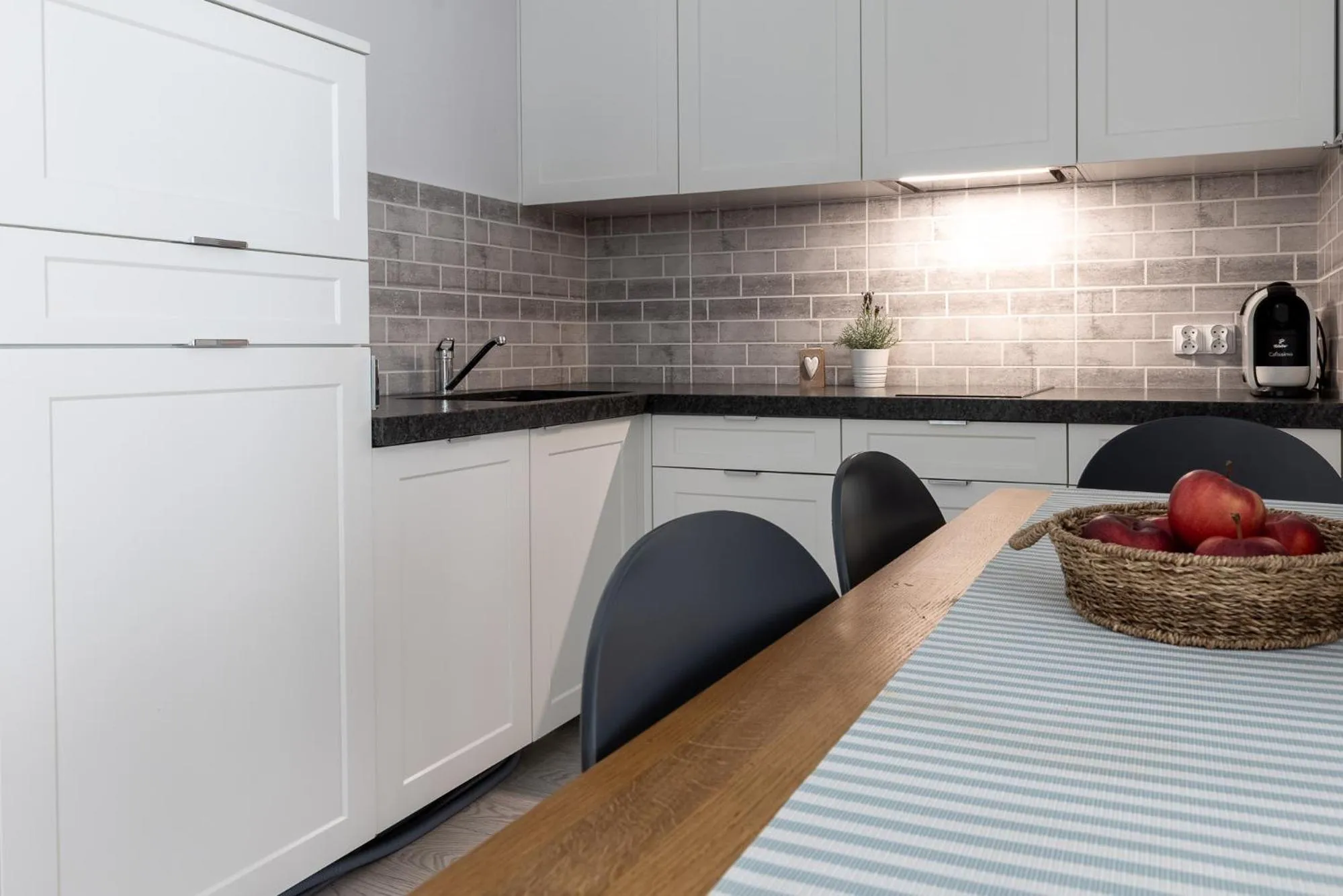 Kitchen or kitchenette in INA Rent - Tre Mare Apartamenty