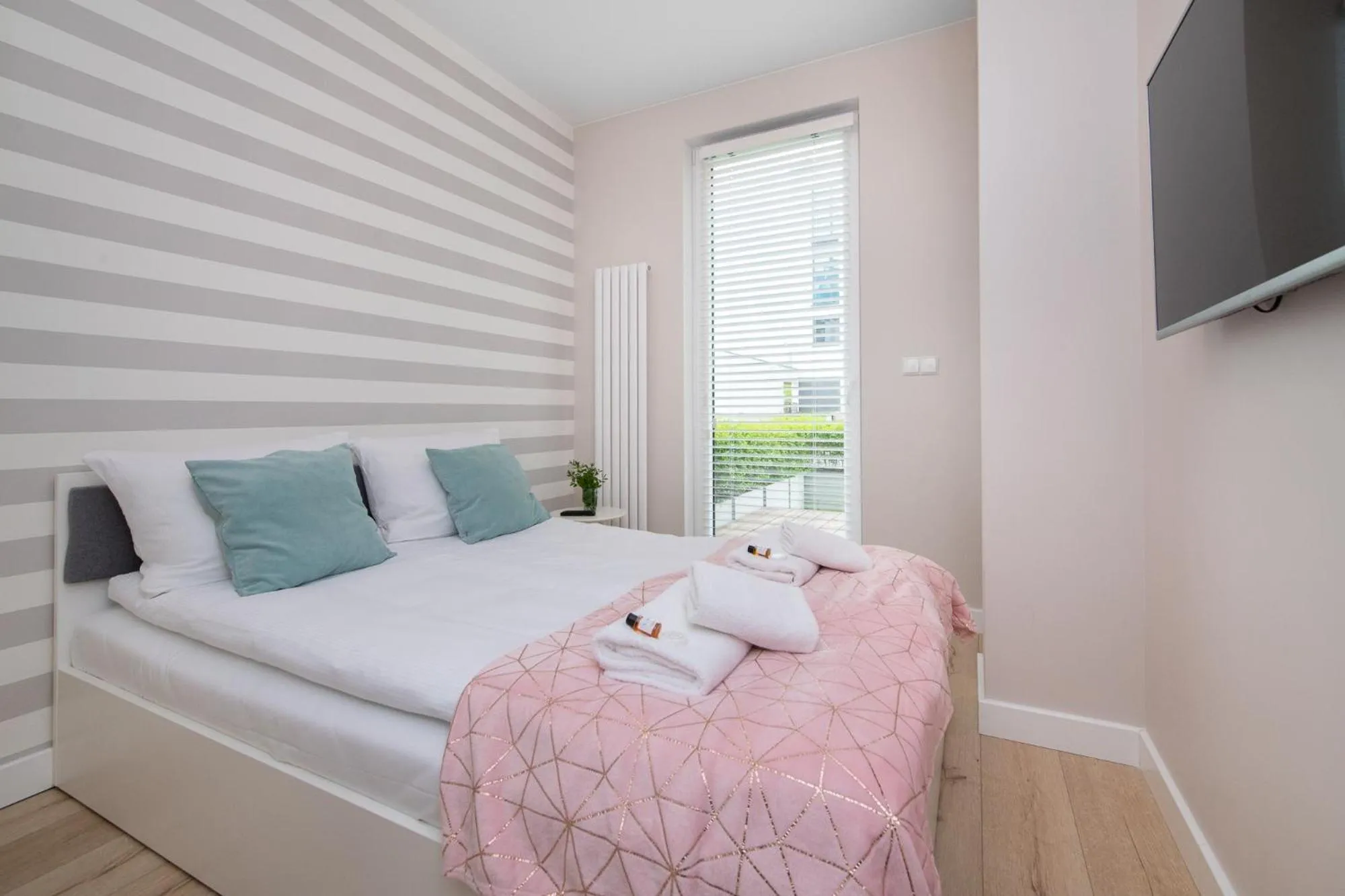 Bedroom, Bed in INA Rent - Tre Mare Apartamenty