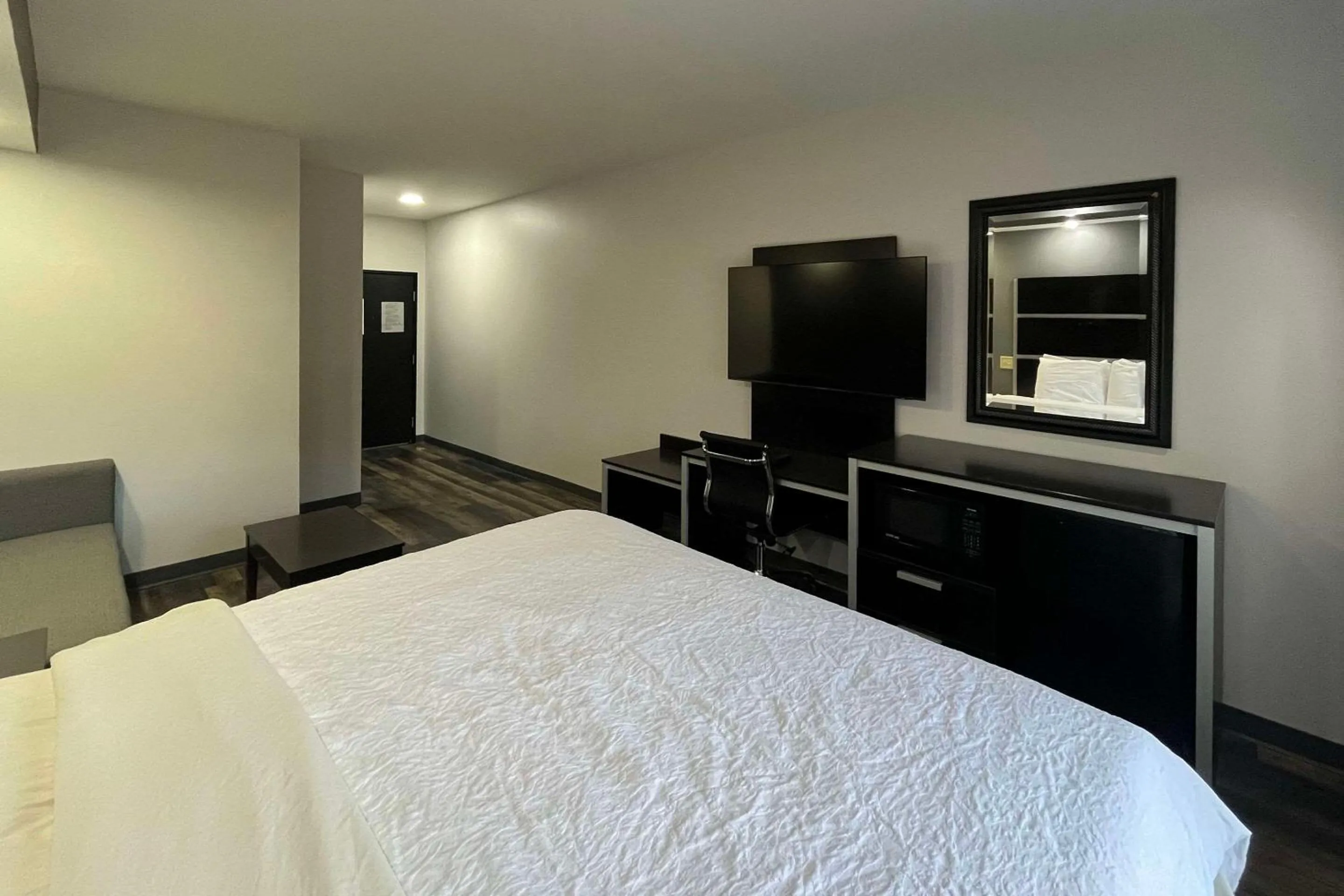 Bedroom, Bed in Sans Boutique Hotel & Suites