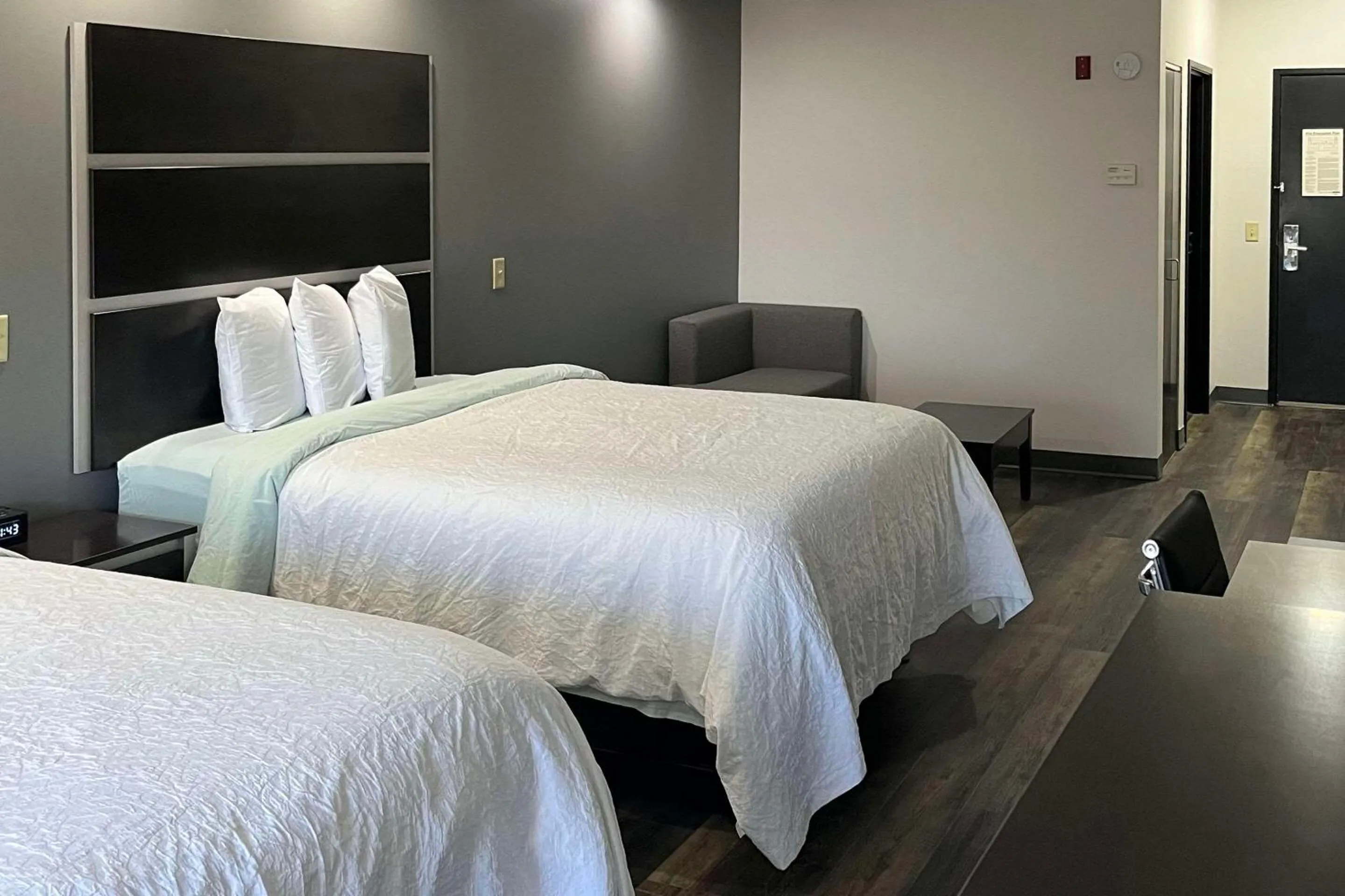 Bedroom, Bed in Sans Boutique Hotel & Suites