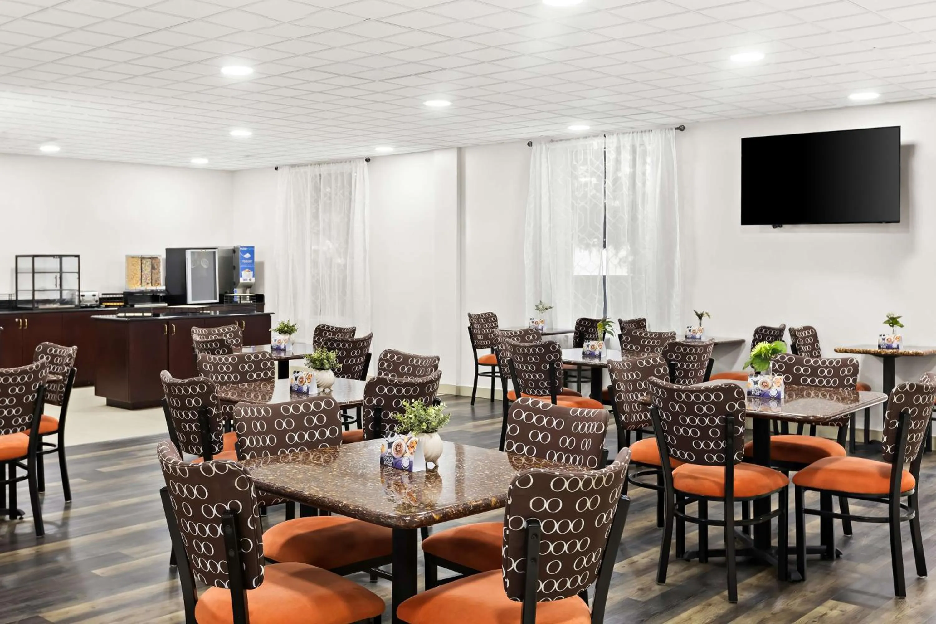 Restaurant/places to eat in Sonesta Essential Savannah