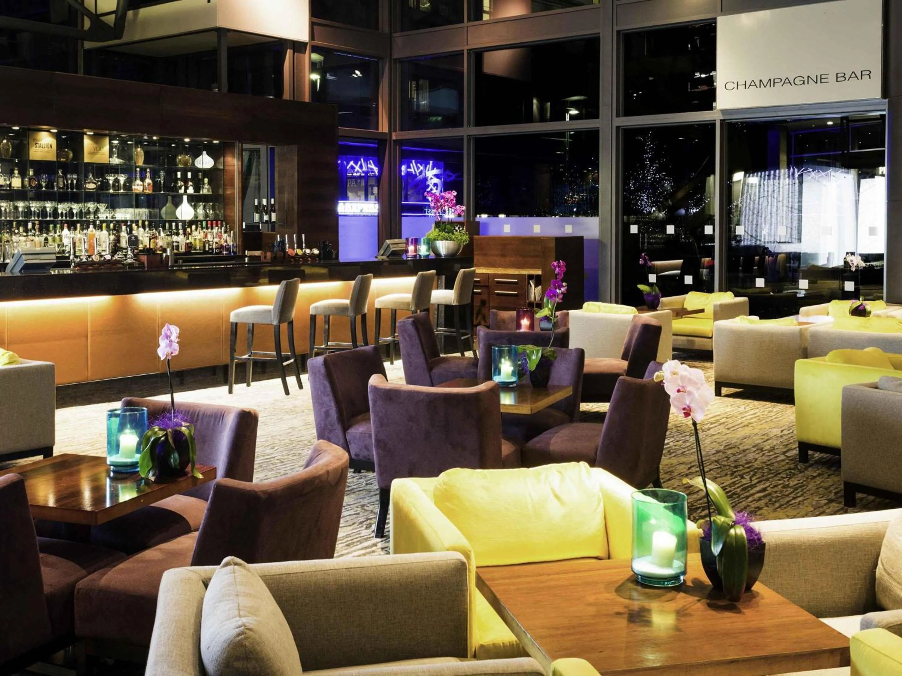 Lounge or bar in Mercure Sheffield St Paul's Hotel & Spa