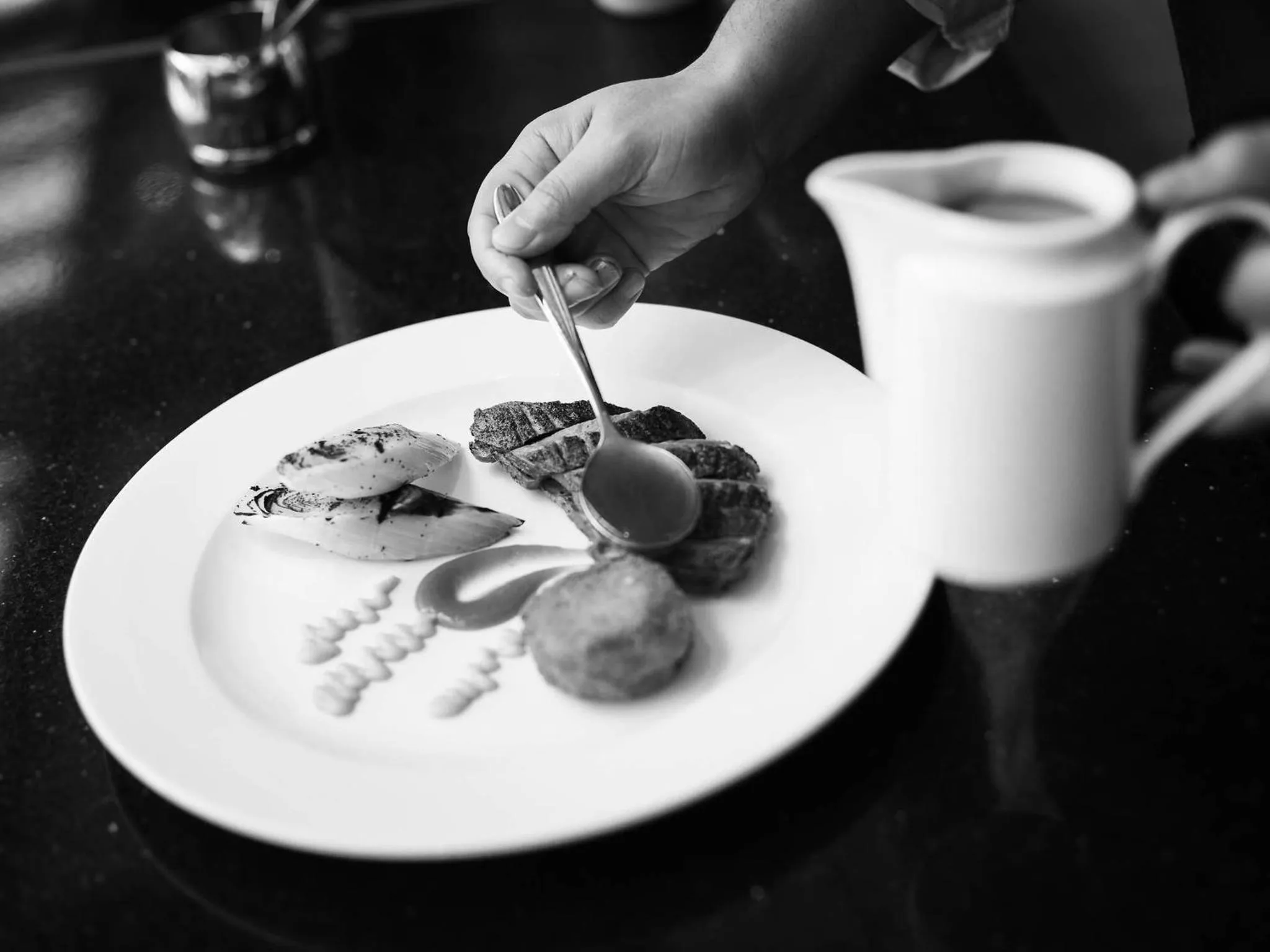 Restaurant/places to eat in Mercure Sheffield St Paul's Hotel & Spa