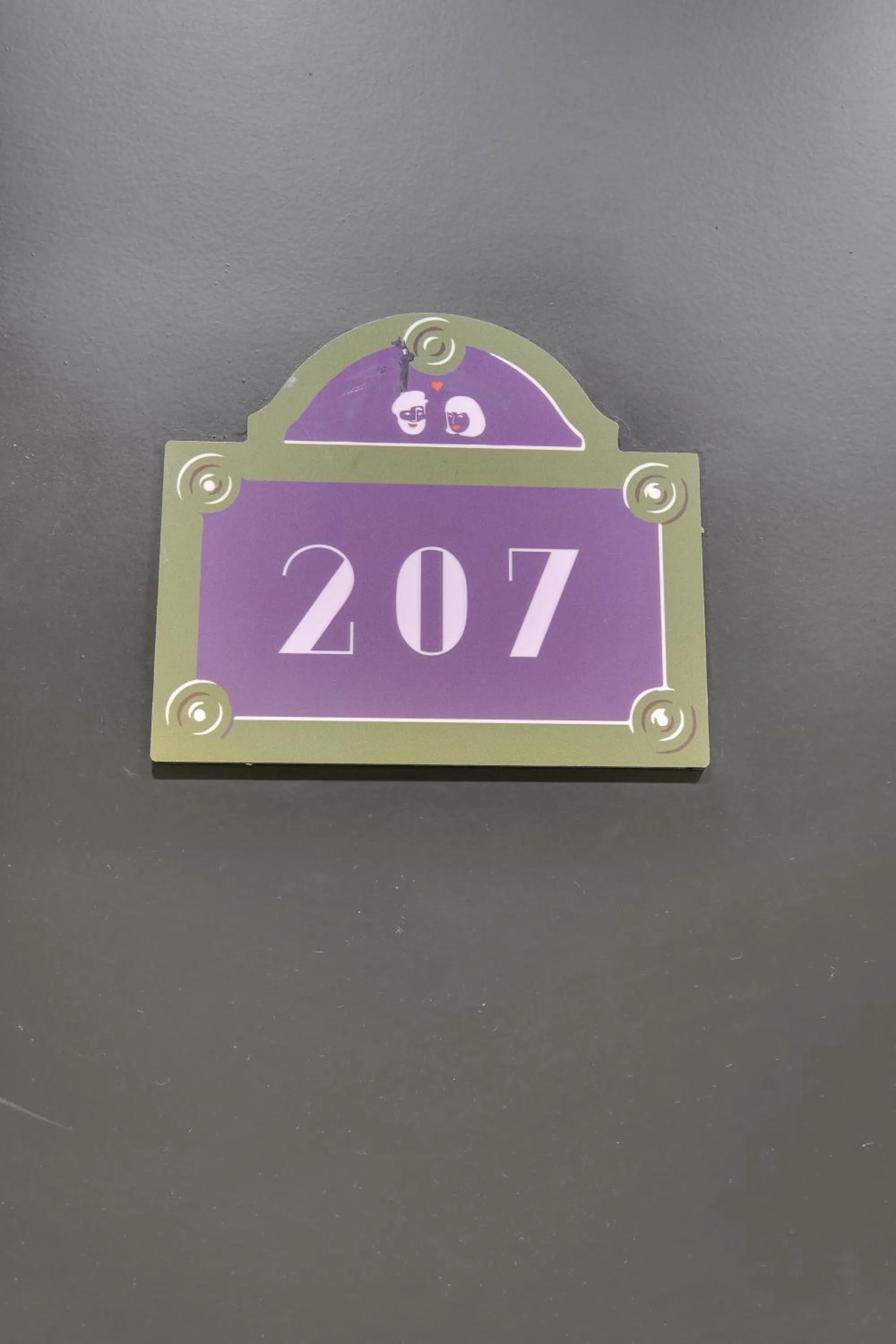 Logo/Certificate/Sign in Hôtel Lucien & Marinette