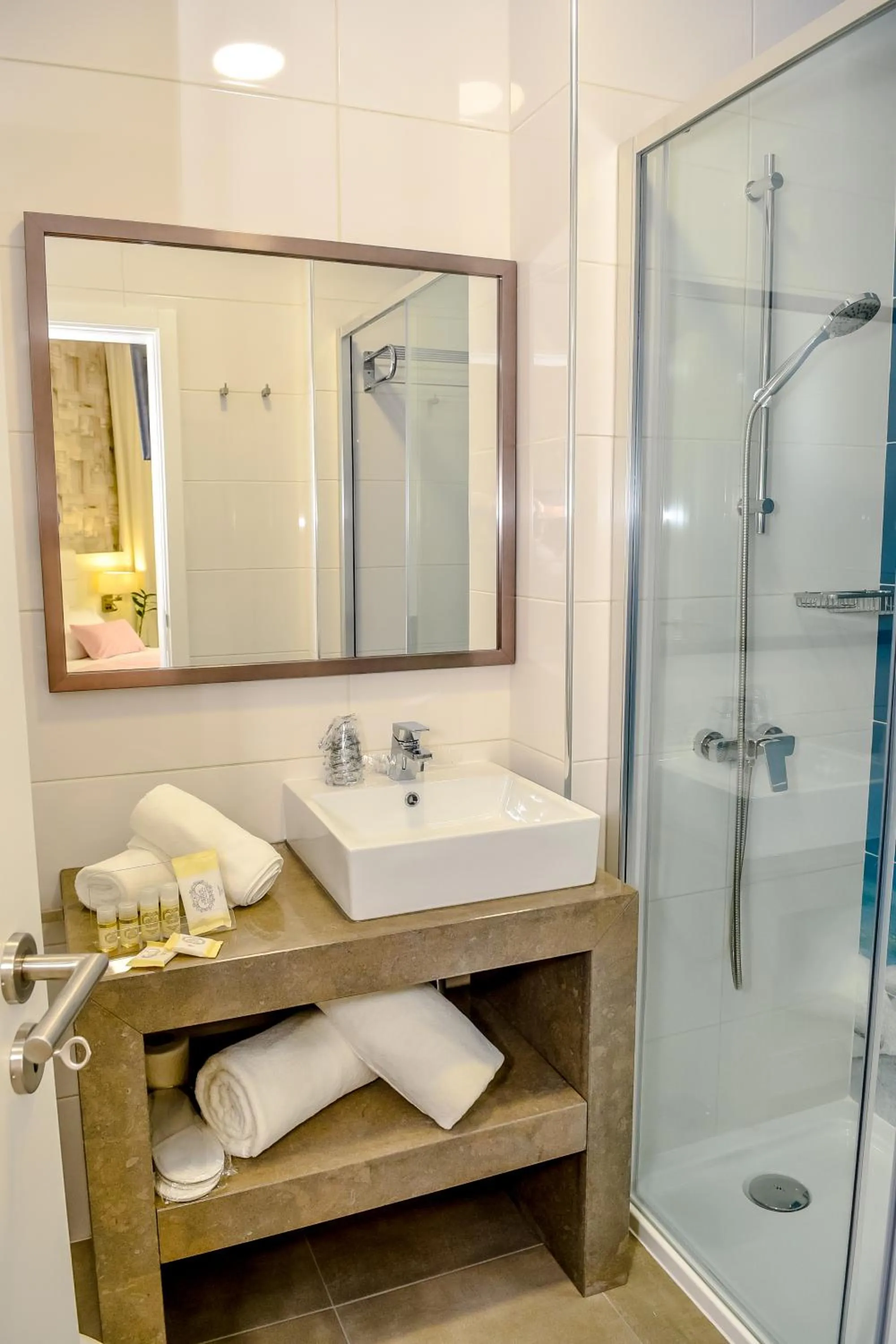 Shower in Villamar Style Maison