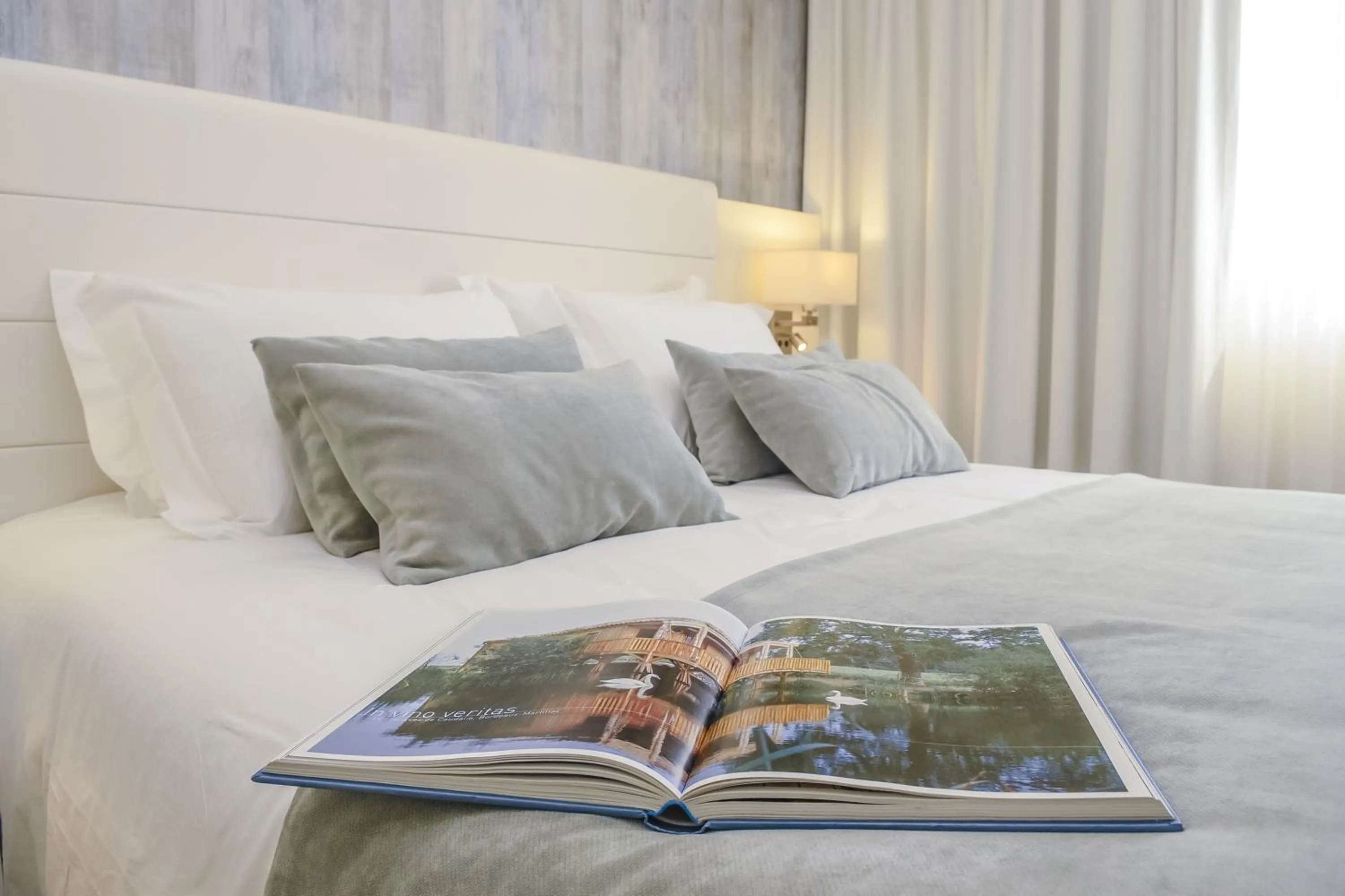 Bed in Villamar Style Maison