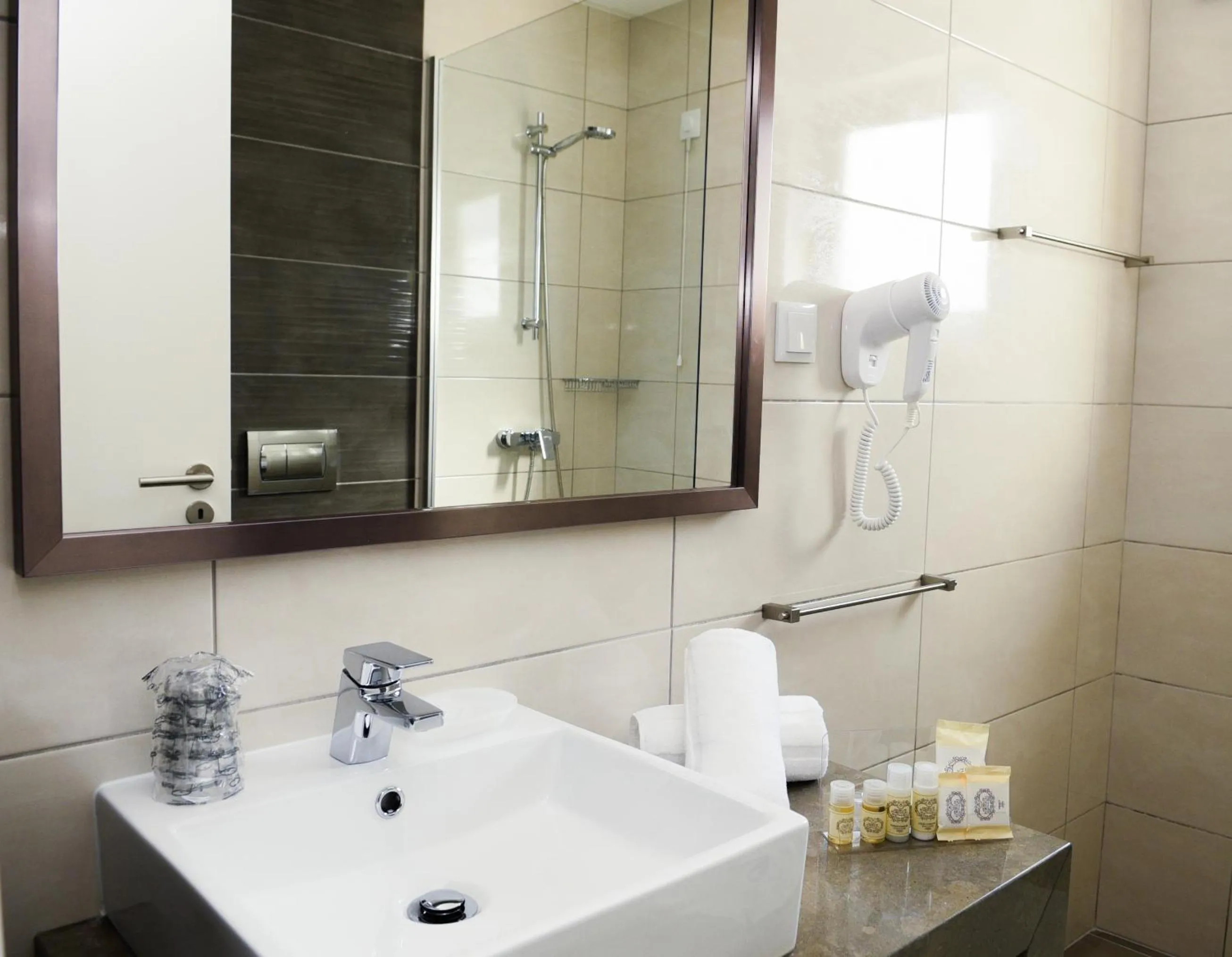 Shower in Villamar Style Maison