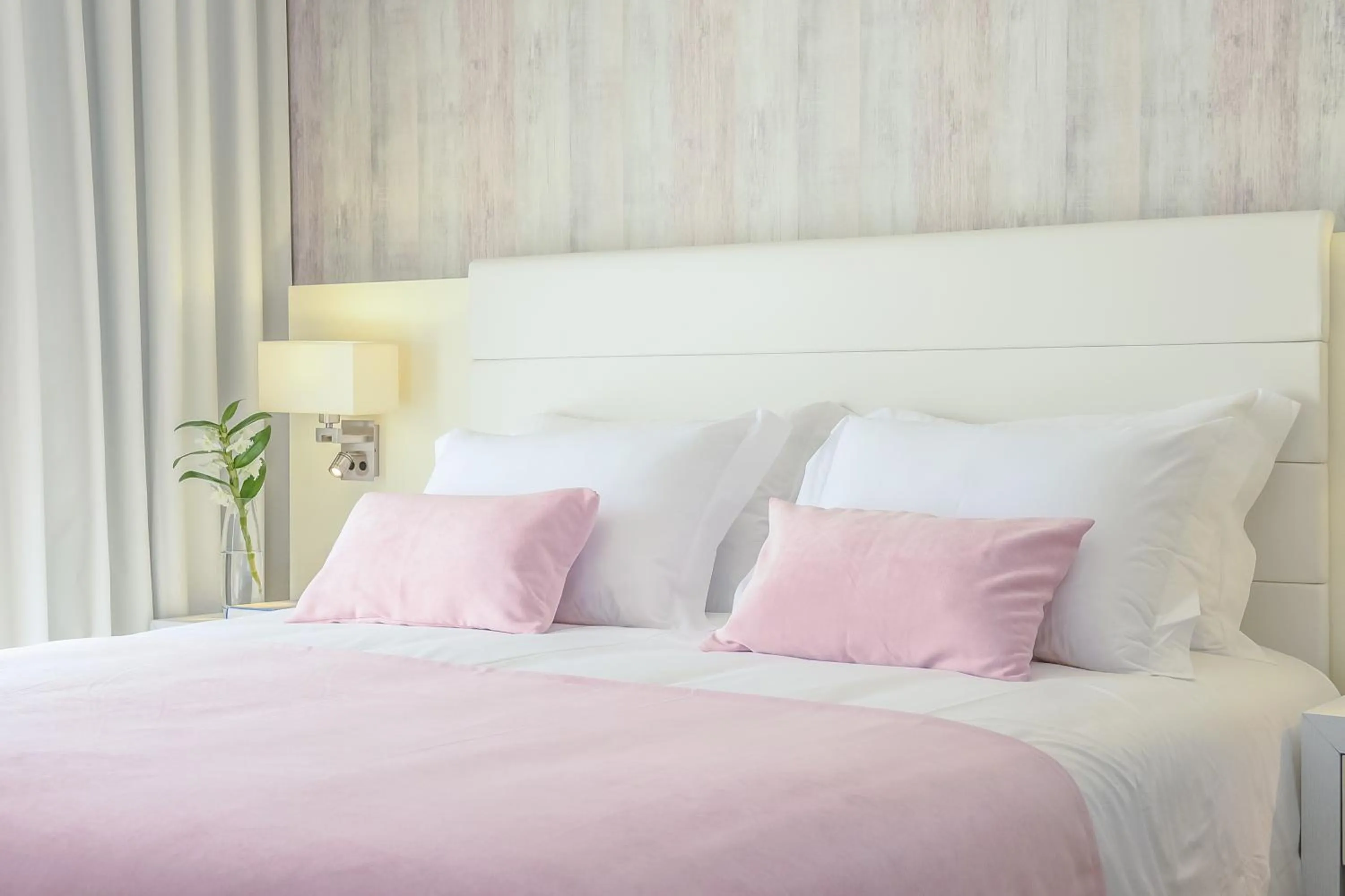 Photo of the whole room, Bed in Villamar Style Maison