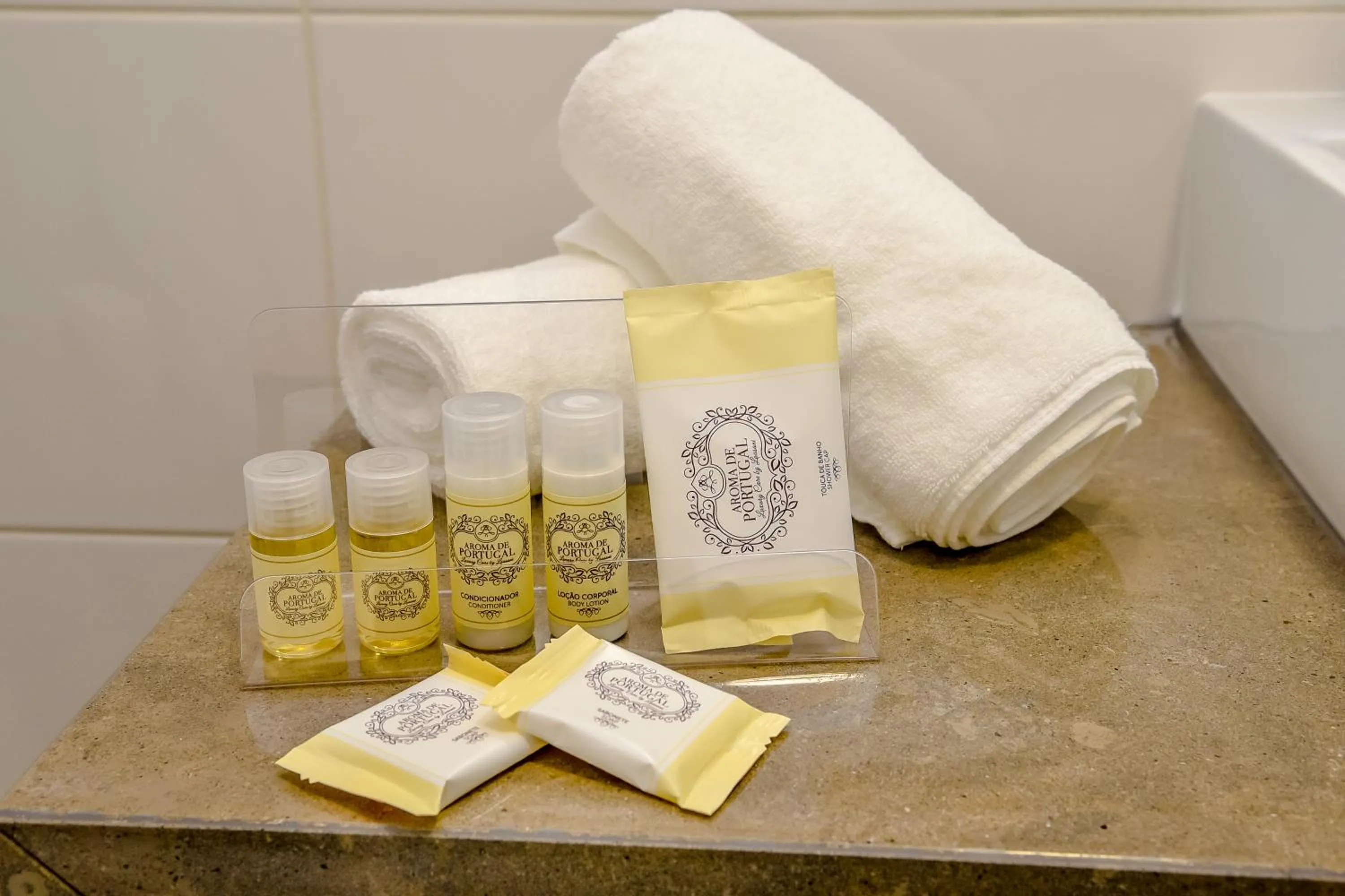 Bathroom in Villamar Style Maison